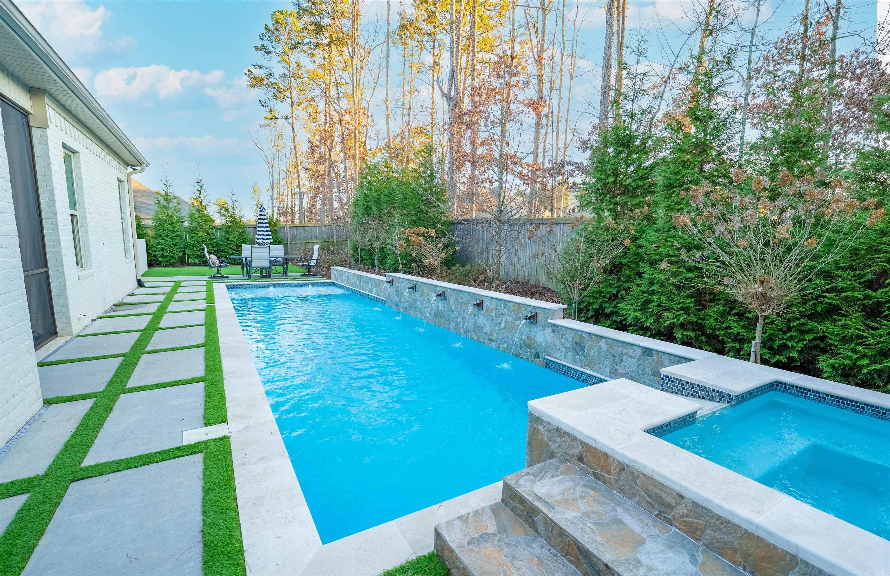 CHENAL VALLEY ENSBURY PLACE - Residential