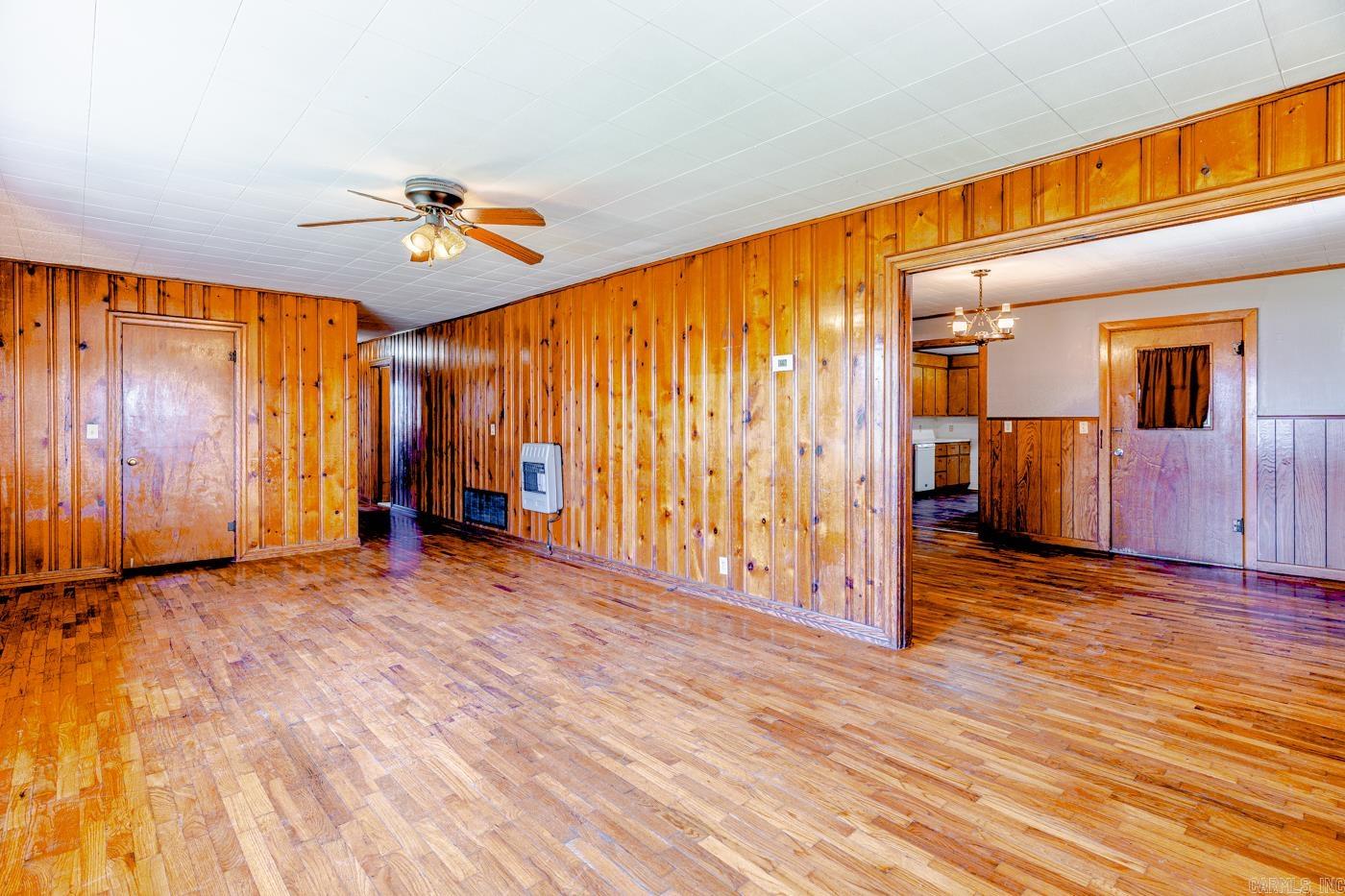 REPLAT E1/2 LOT 5 COBB & LEE - Residential