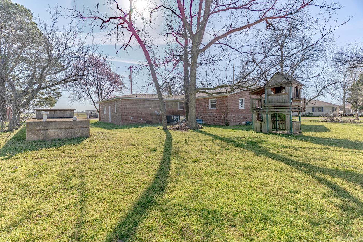 REPLAT E1/2 LOT 5 COBB & LEE - Residential