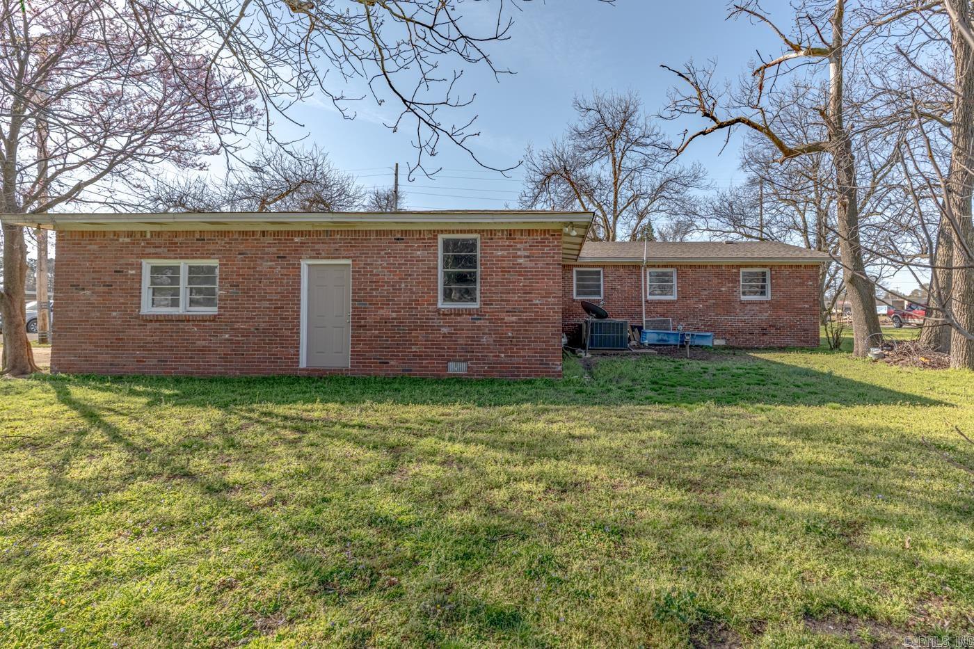 REPLAT E1/2 LOT 5 COBB & LEE - Residential