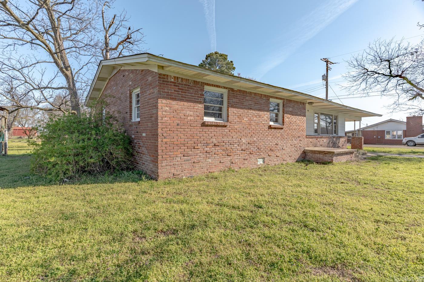 REPLAT E1/2 LOT 5 COBB & LEE - Residential