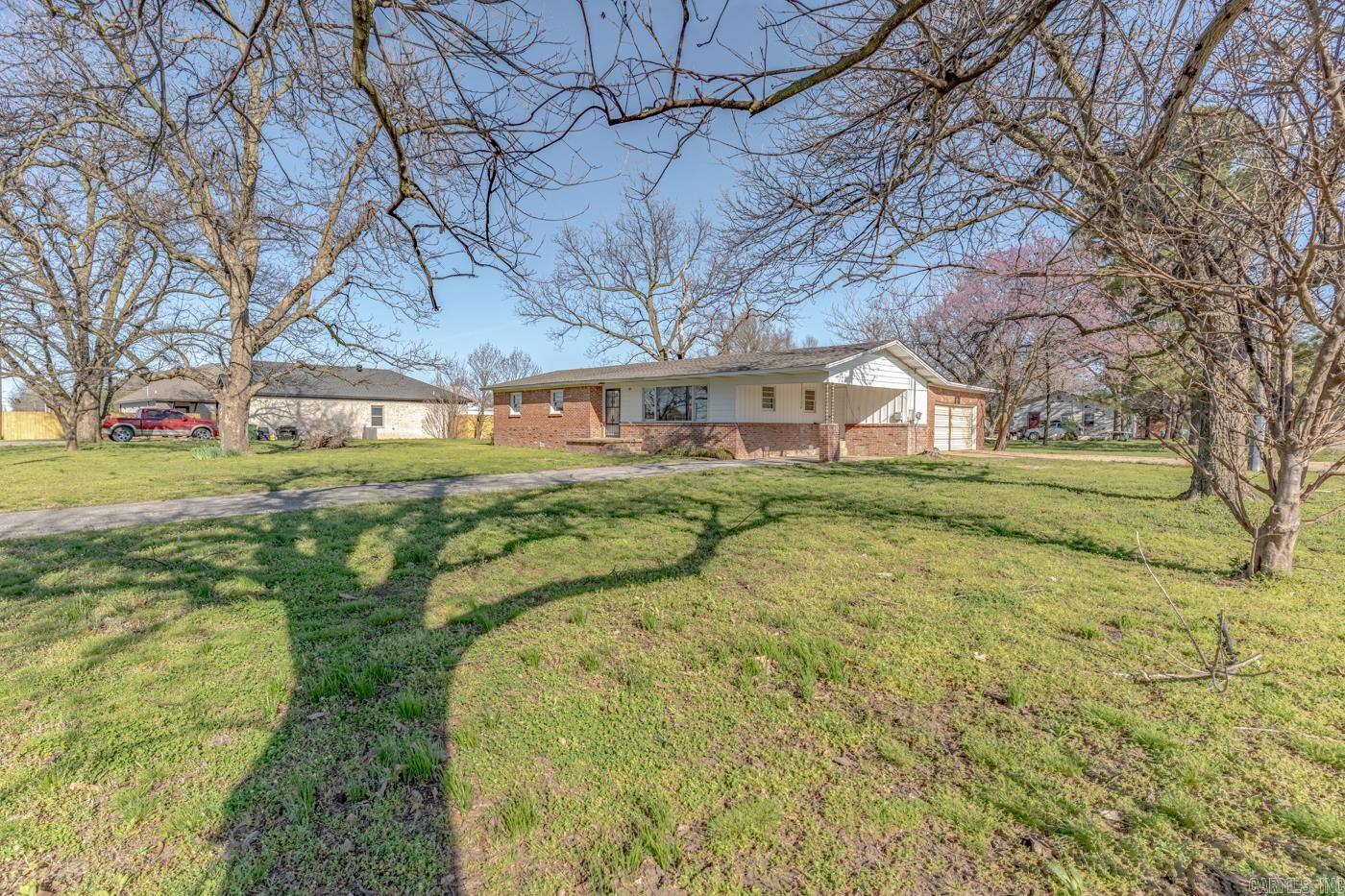 REPLAT E1/2 LOT 5 COBB & LEE - Residential