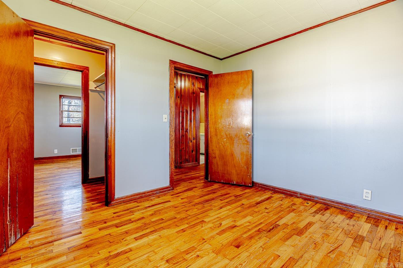 REPLAT E1/2 LOT 5 COBB & LEE - Residential