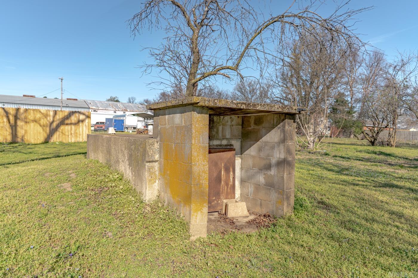 REPLAT E1/2 LOT 5 COBB & LEE - Residential