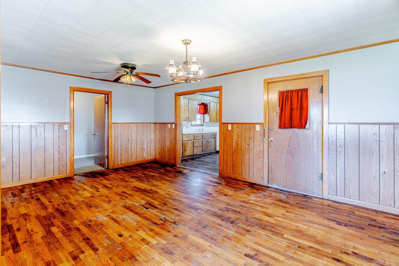 REPLAT E1/2 LOT 5 COBB & LEE - Residential