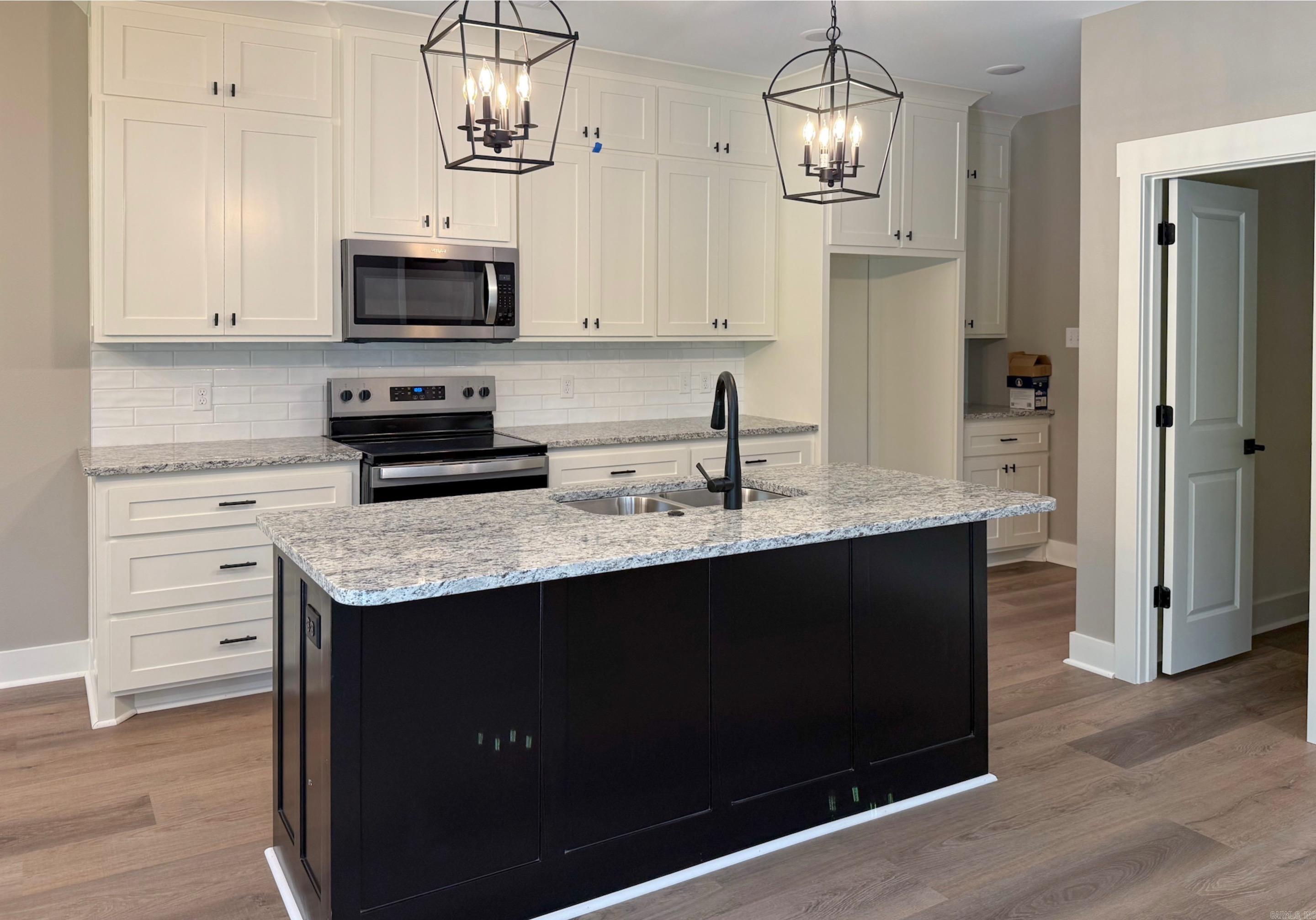 CARDINAL VALLEY - Residential