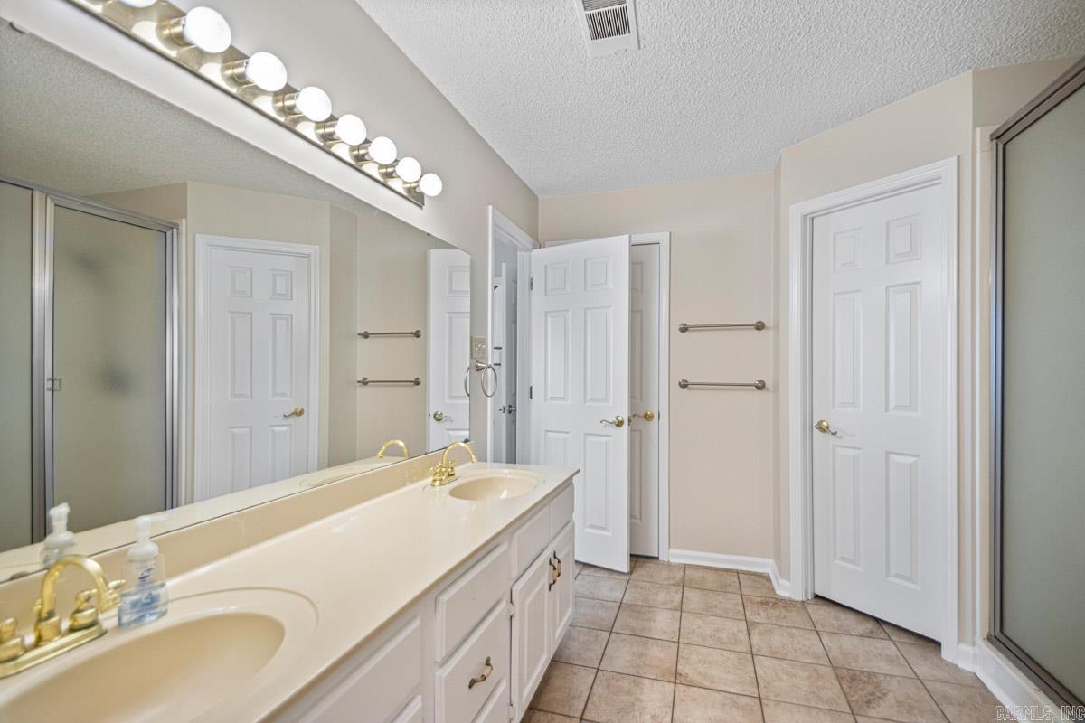 BRYANT OAKS - Residential