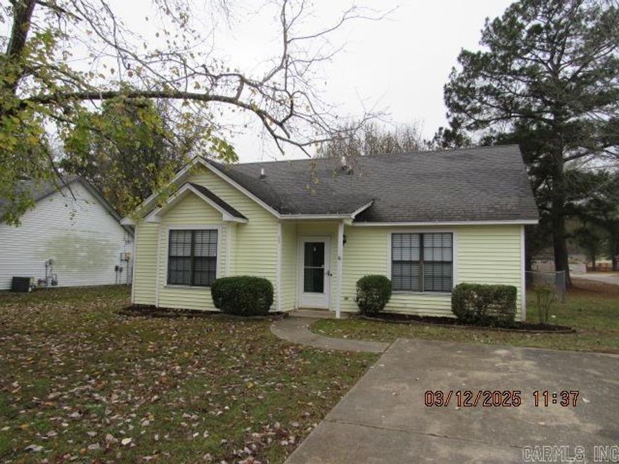 Well maintained 2-bedroom home situated on a corner lot, large family room, oversized eat-in kitchen with abundance of cabinets and counterspace, all appliances including refrigerator, washer & dryer, recently painted interior, recently installed all new vinyl plank flooring in living room and bedrooms, spacious bedrooms with 2-inch blinds, fully fenced yard with chain-link fence. Available Now. No Pets. ***PLEASE NOTE WE DO NOT ADVERTISE ON CRAIGSLIST OR FACEBOOK MARKETPLACE. ANY LISTING OF OURS SEEN IS A SCAM!!!***