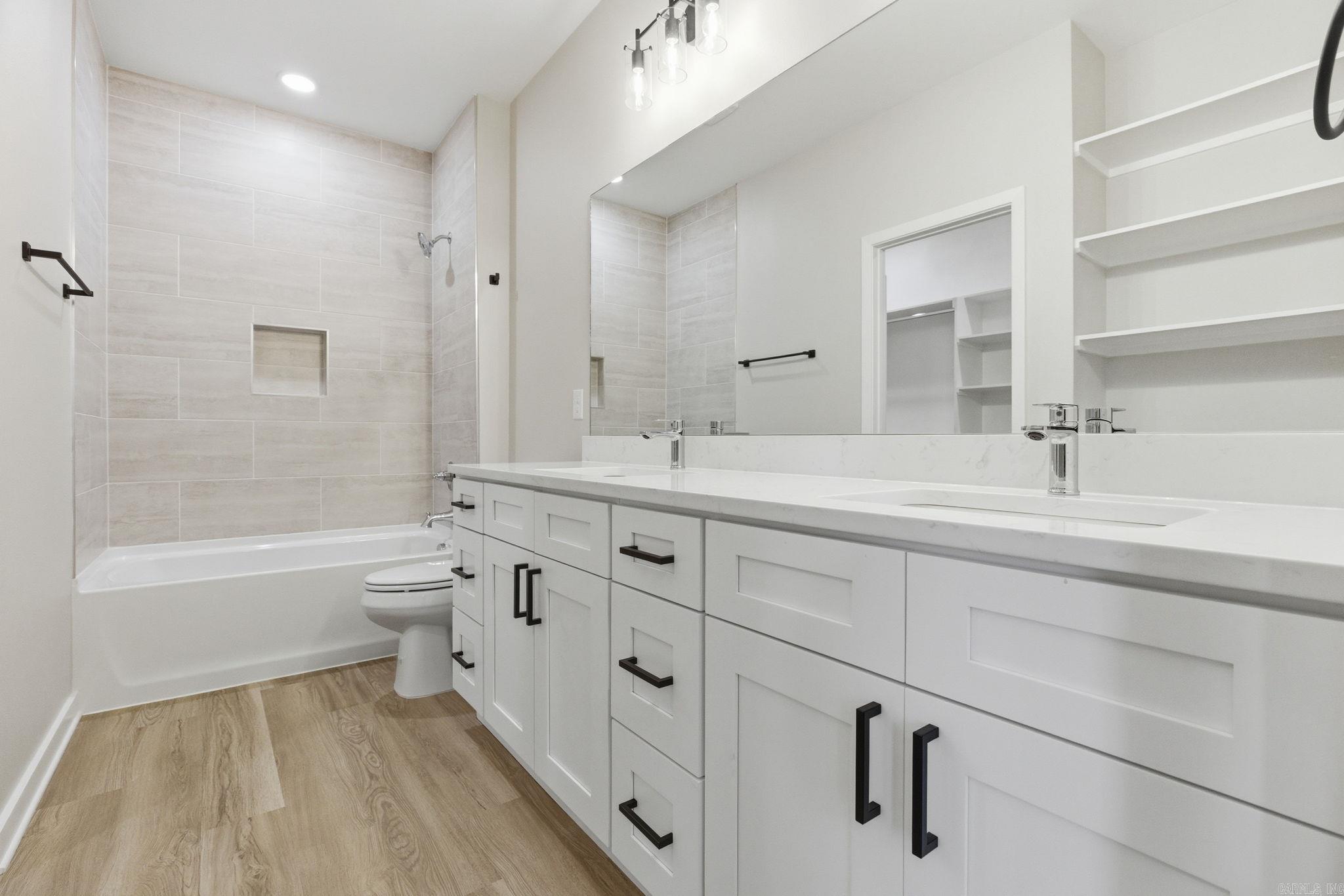 WALNUT VALLEY - Residential