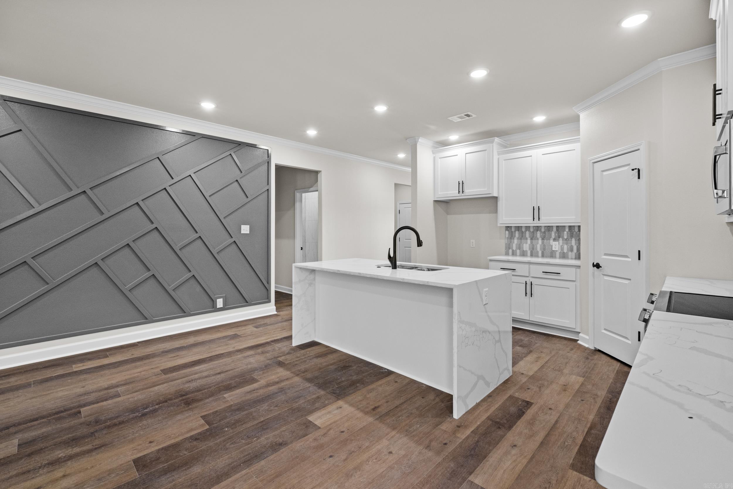 WANDERING RIDGE - Residential