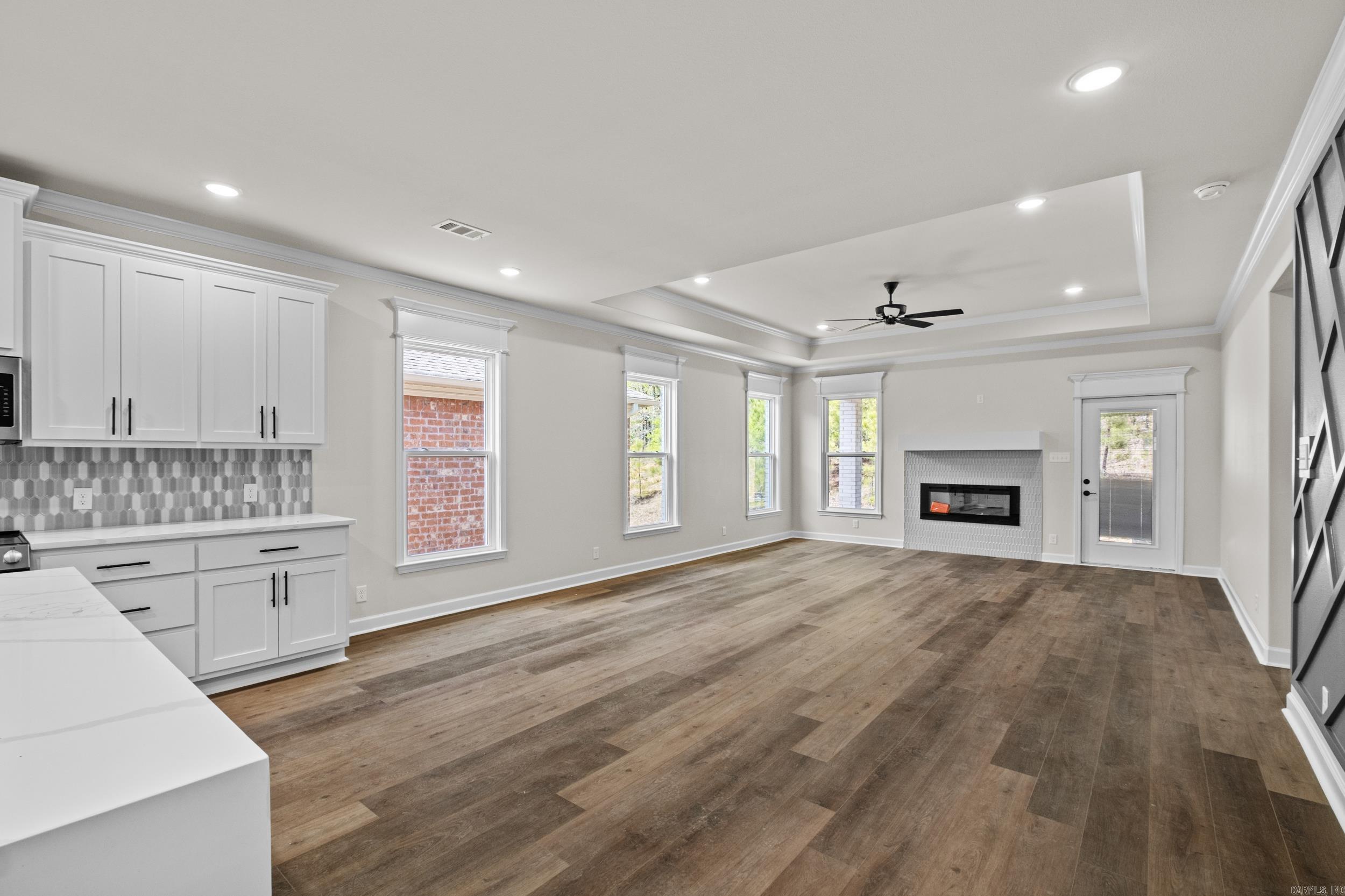 WANDERING RIDGE - Residential