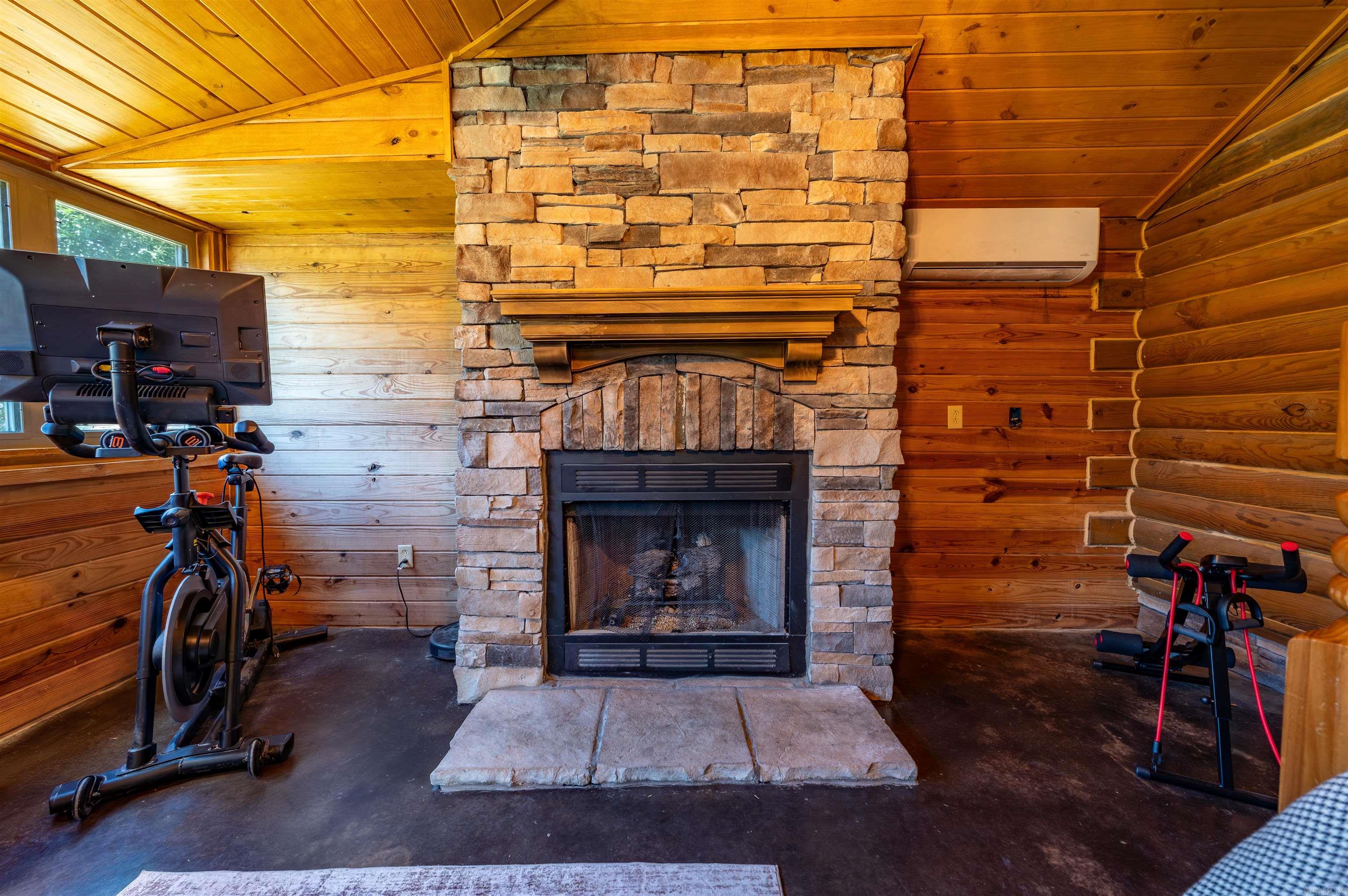 WOODLAWN - Residential