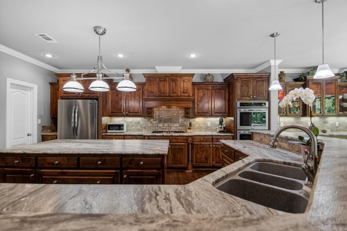 WOODLANDS EDGE - Residential