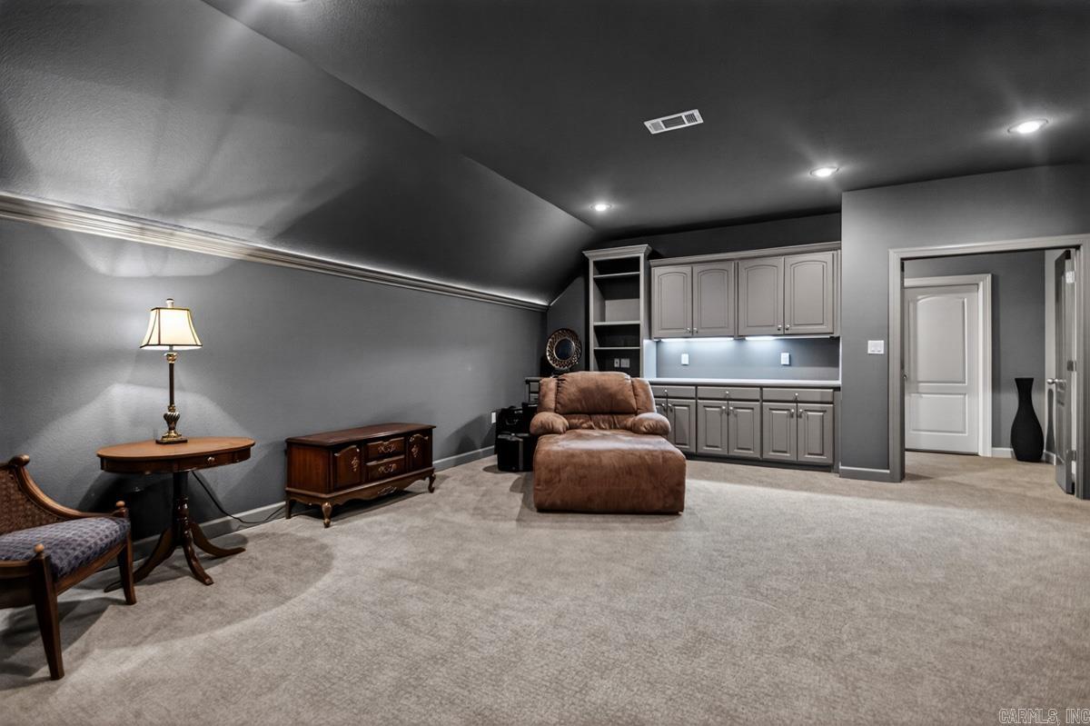 WOODLANDS EDGE - Residential
