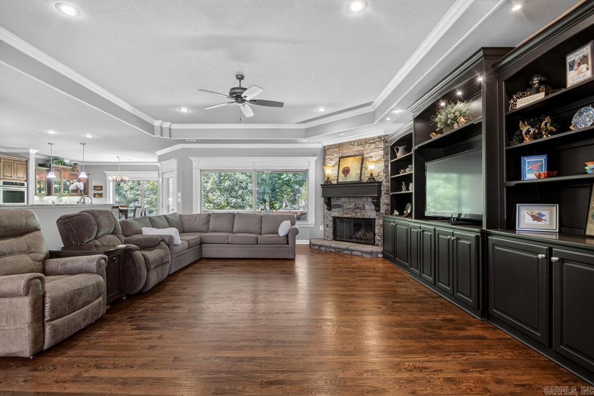 WOODLANDS EDGE - Residential