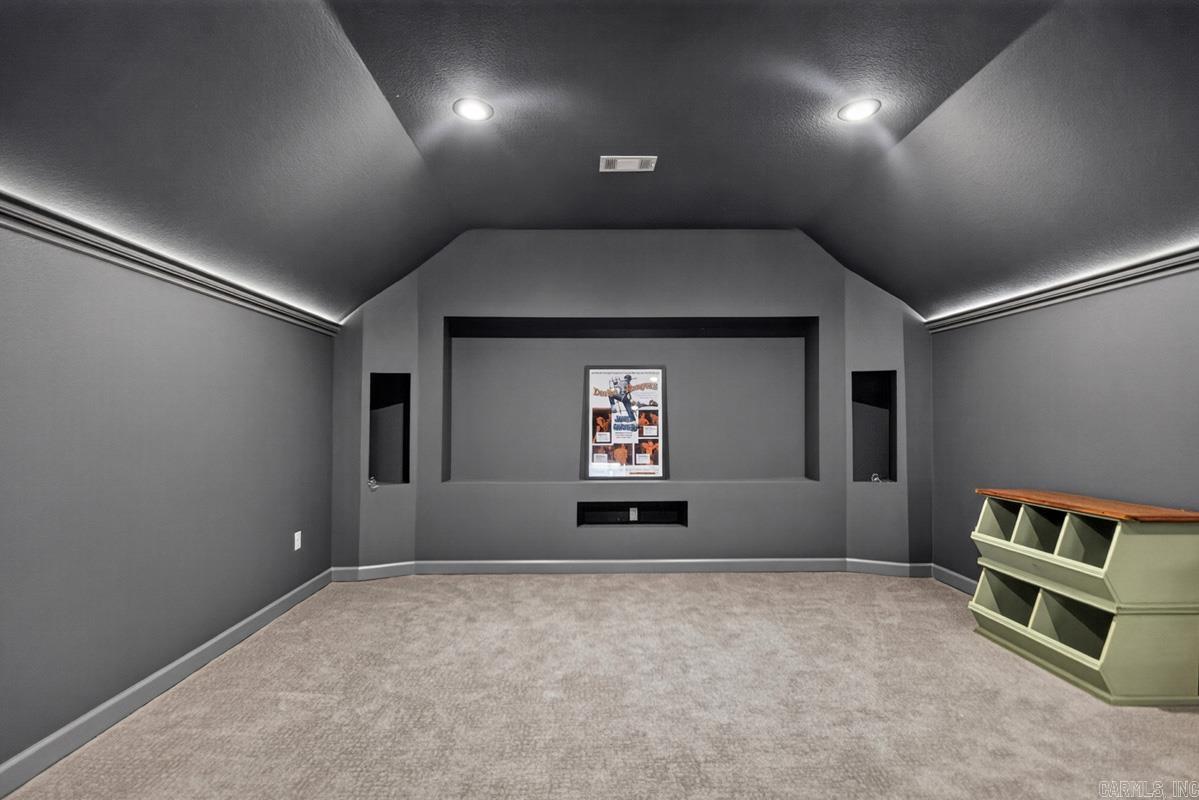 WOODLANDS EDGE - Residential
