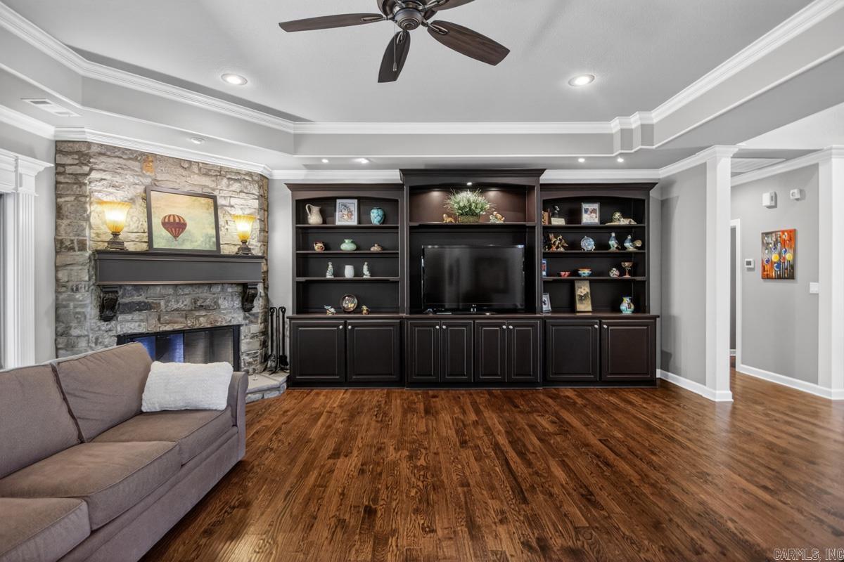WOODLANDS EDGE - Residential