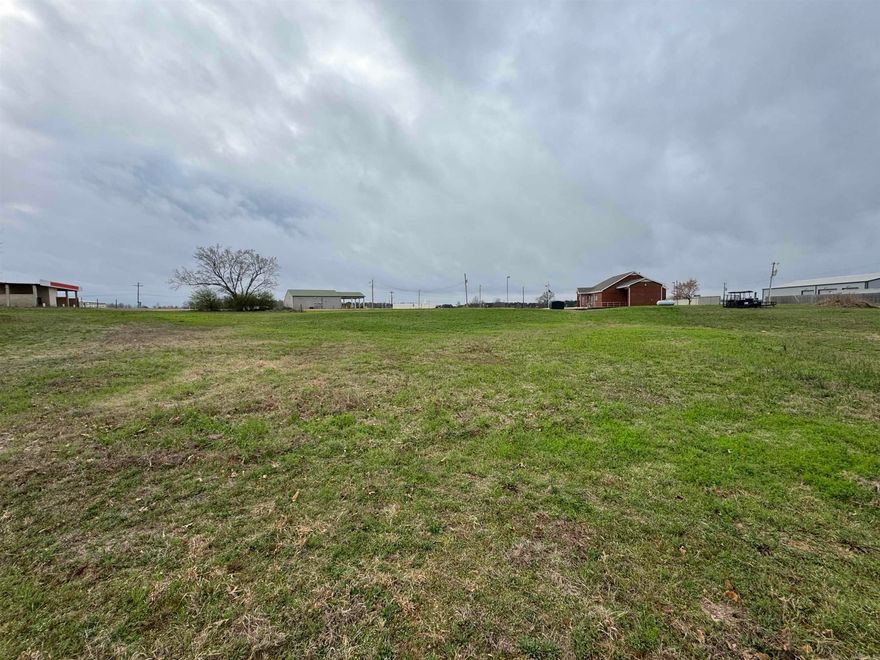 This lot is in one of the best areas in Guy. It is located right next to Win Meadow Subdivision and is surrounded by nice homes. Come check out this beautiful lot today.