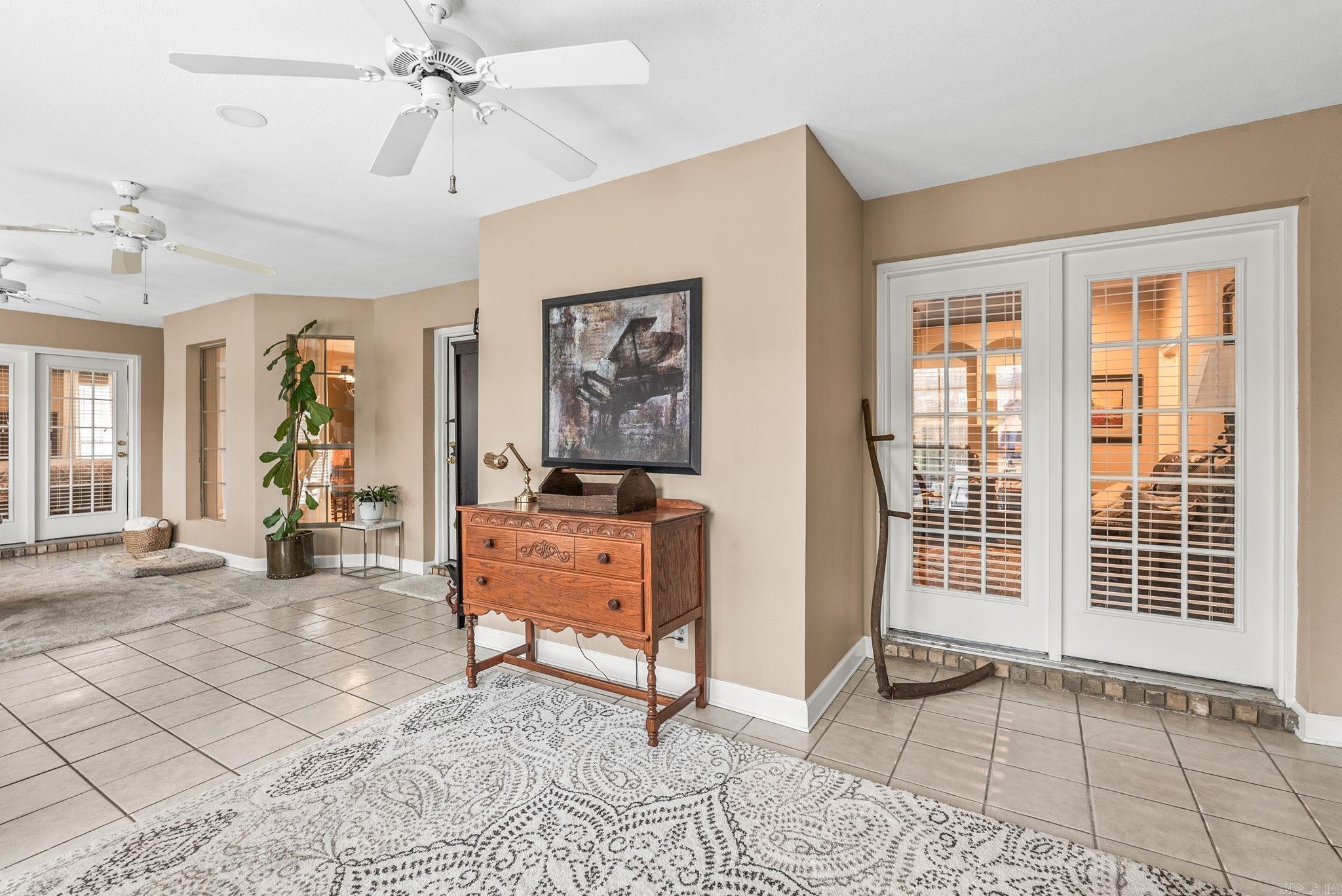 WINDCREST - Residential