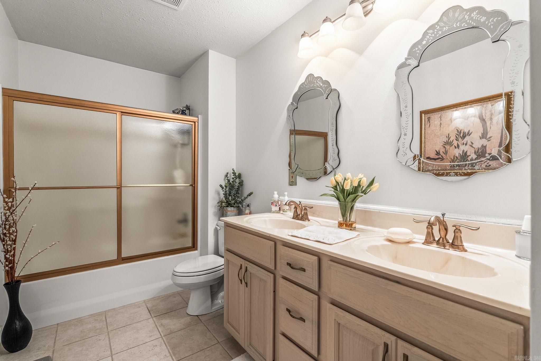 WINDCREST - Residential