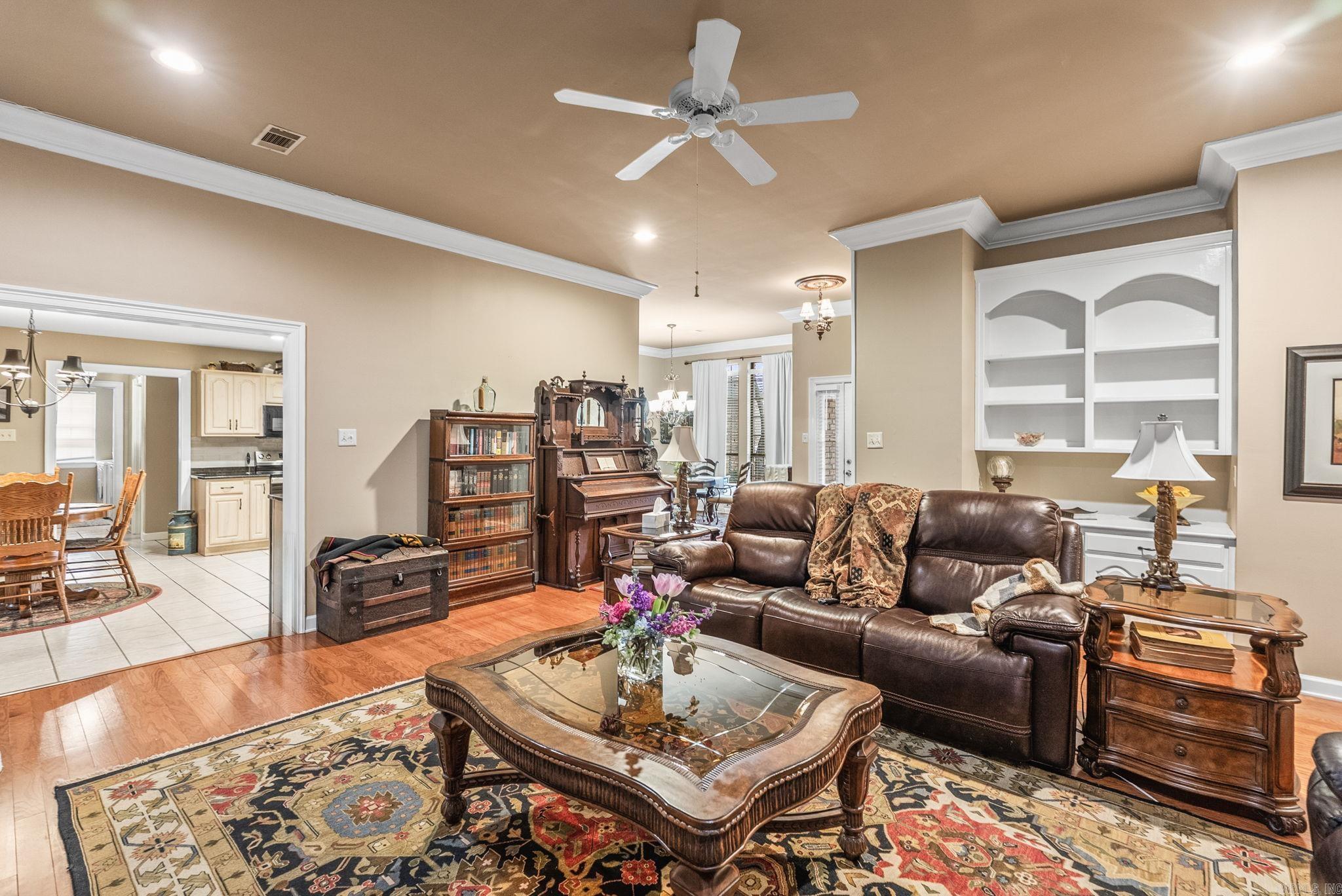 WINDCREST - Residential