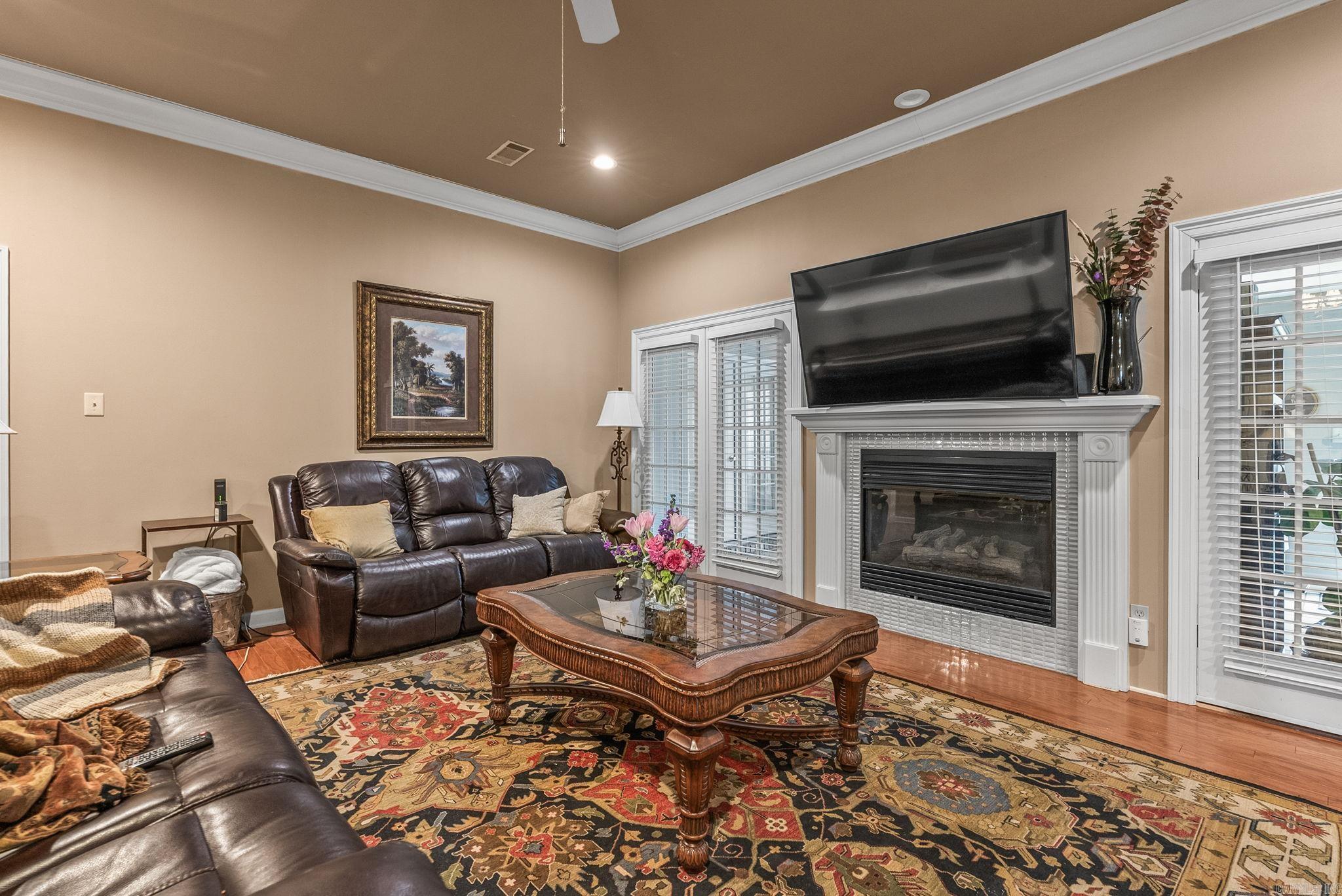 WINDCREST - Residential