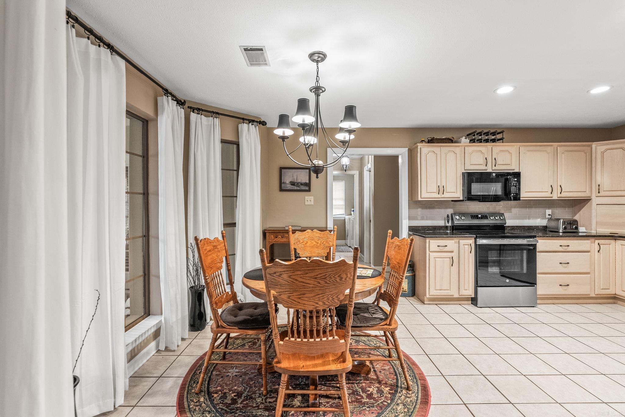 WINDCREST - Residential