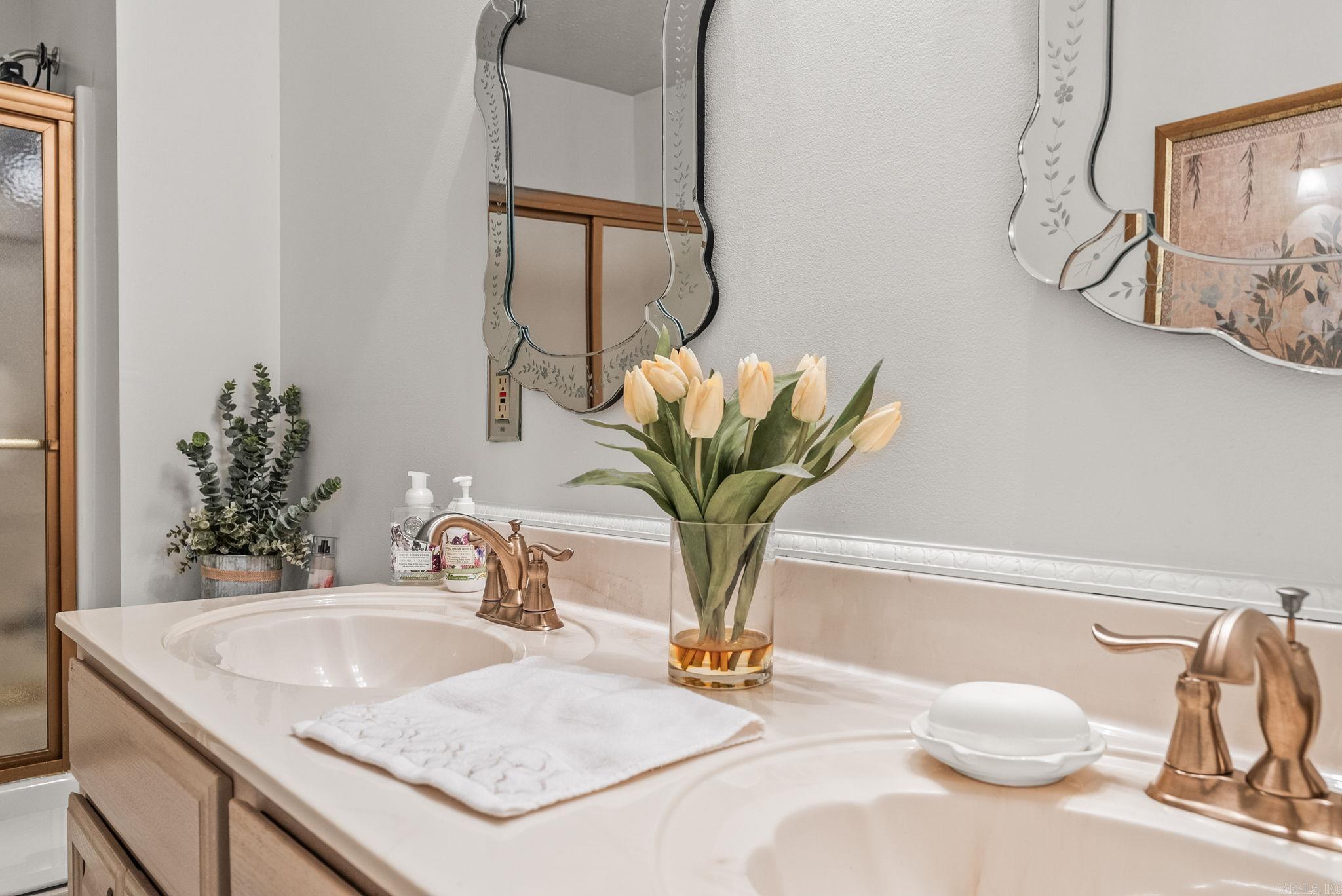 WINDCREST - Residential