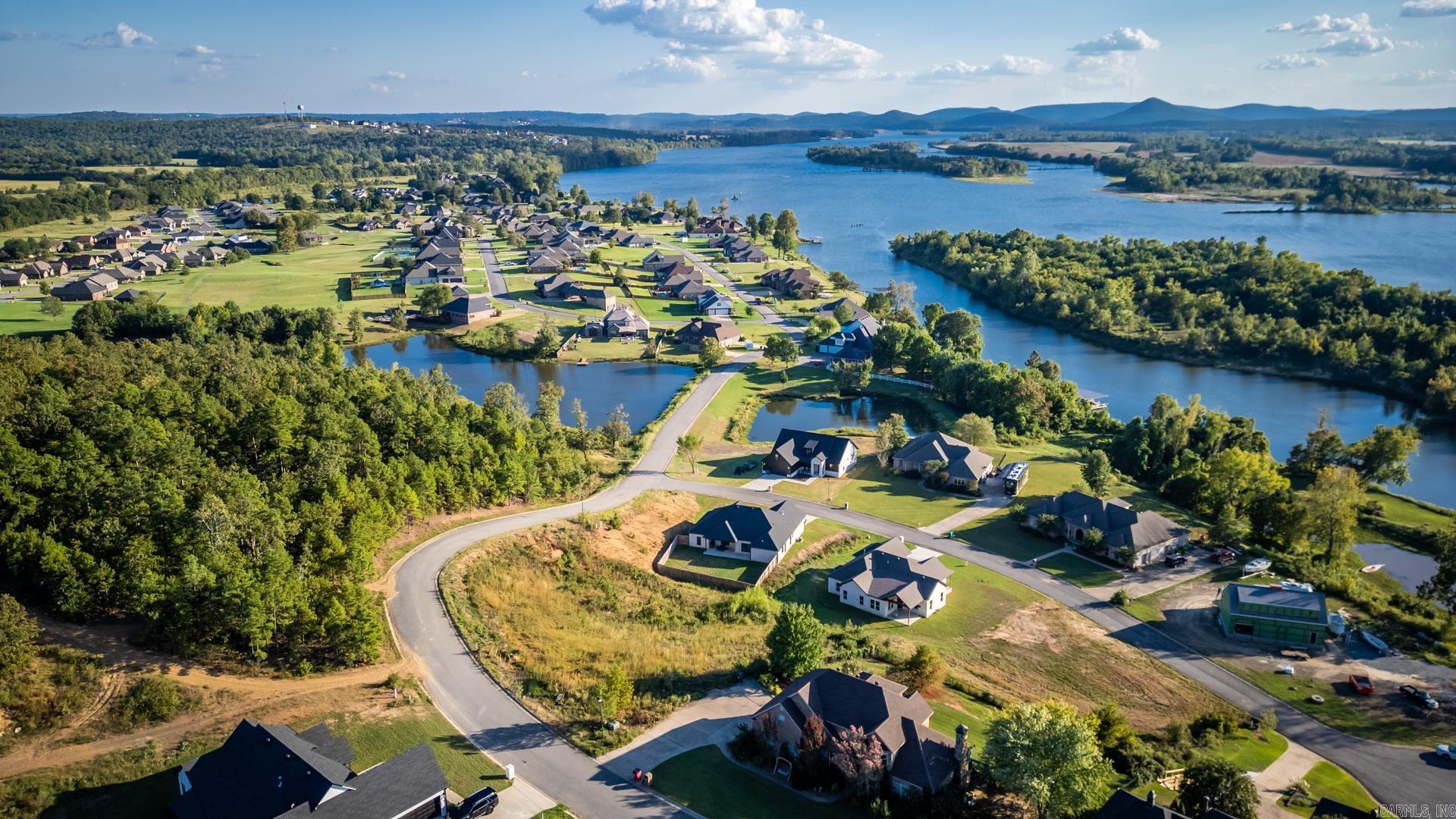 The River Plantation - Land