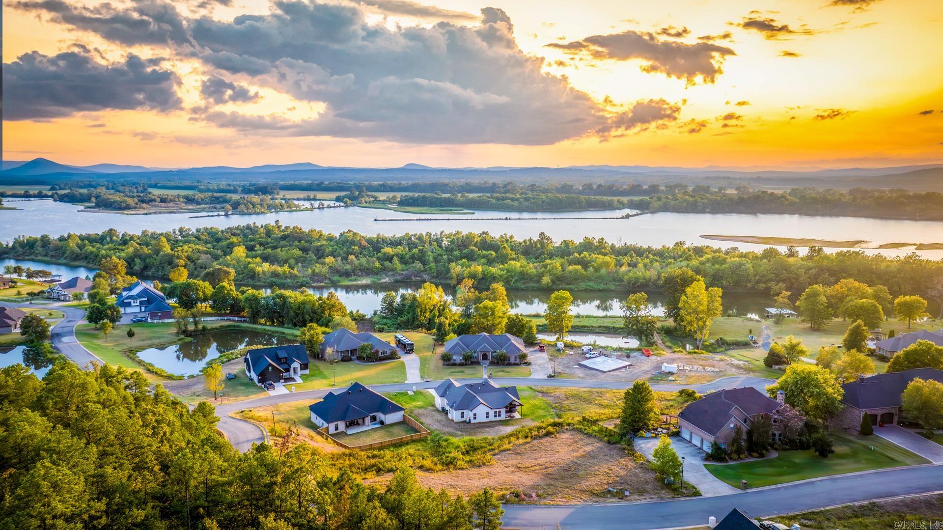 The River Plantation - Land