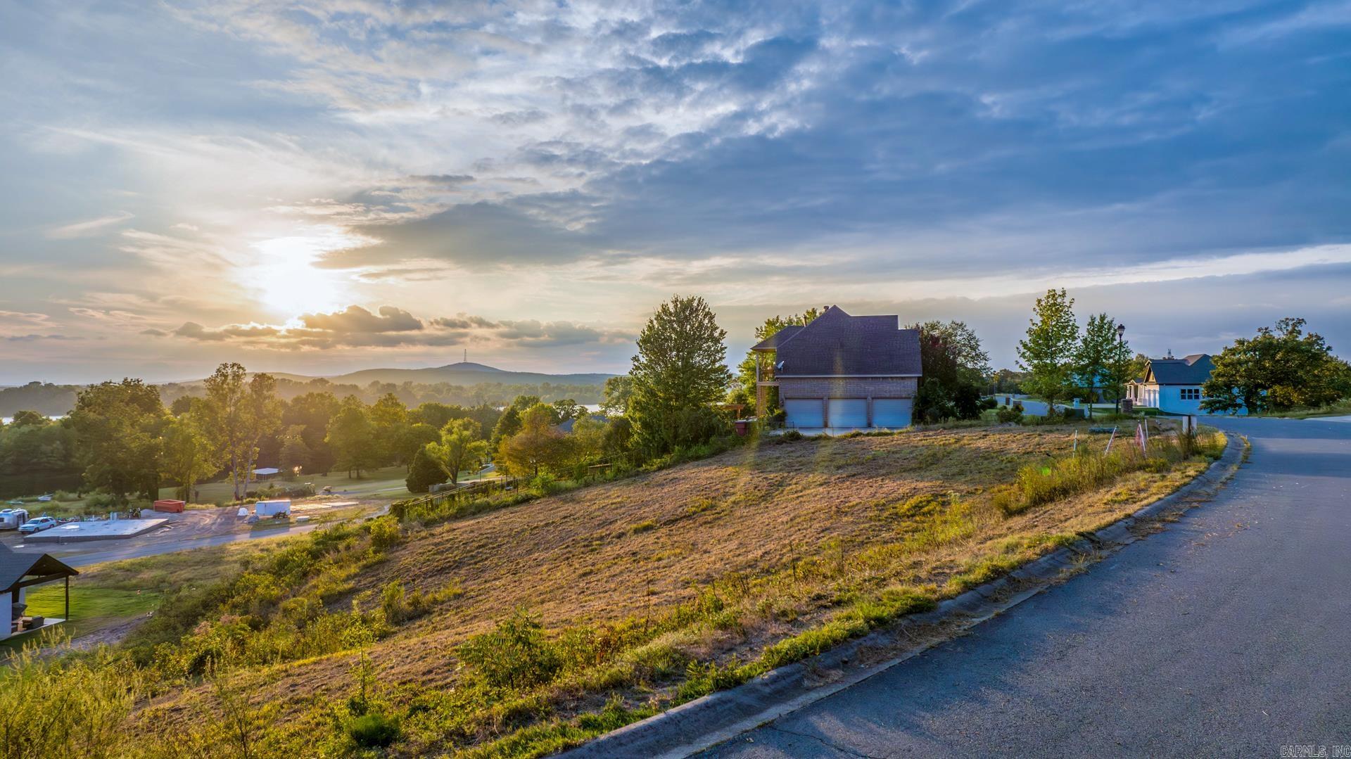 The River Plantation - Land