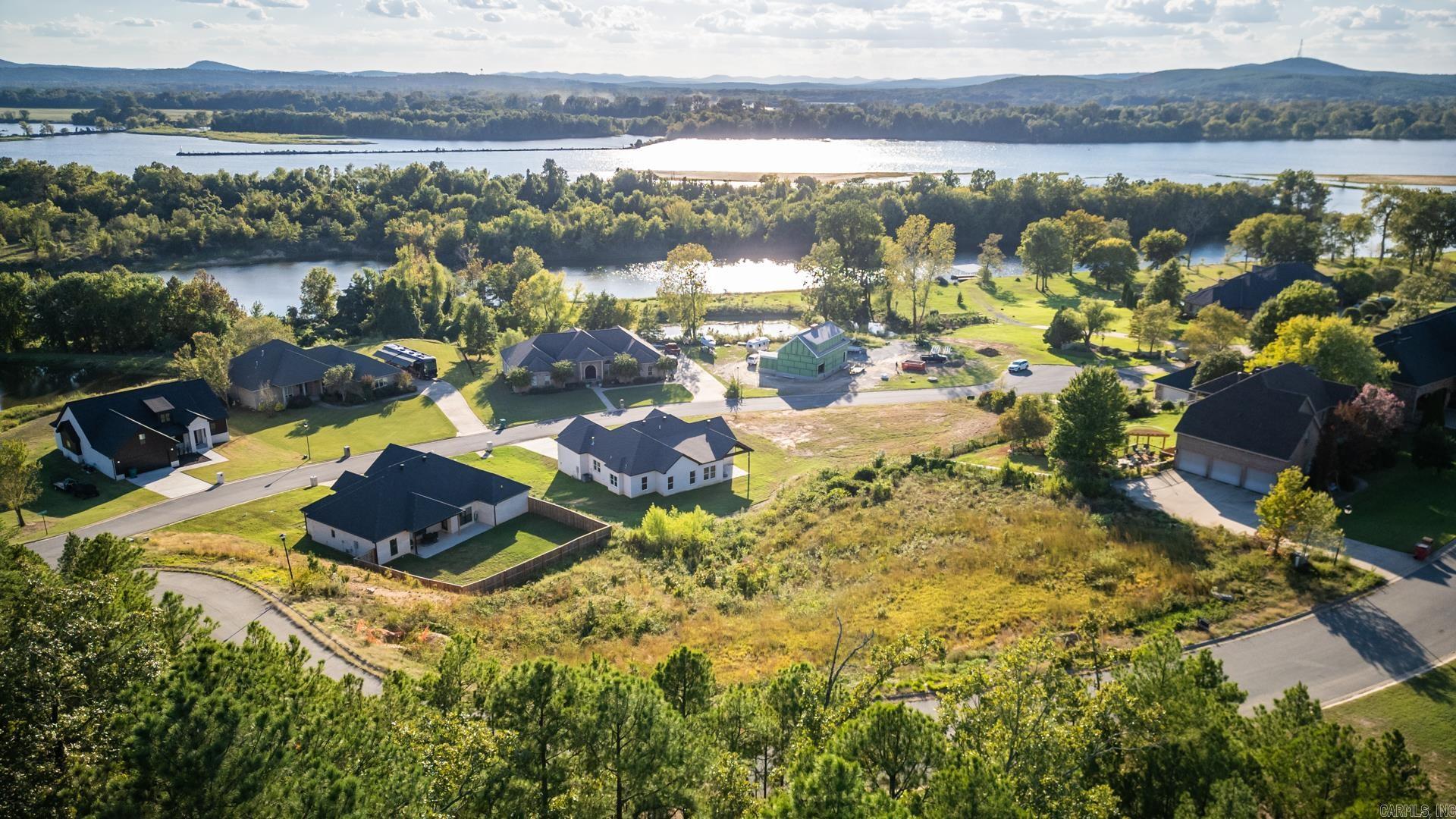 The River Plantation - Land