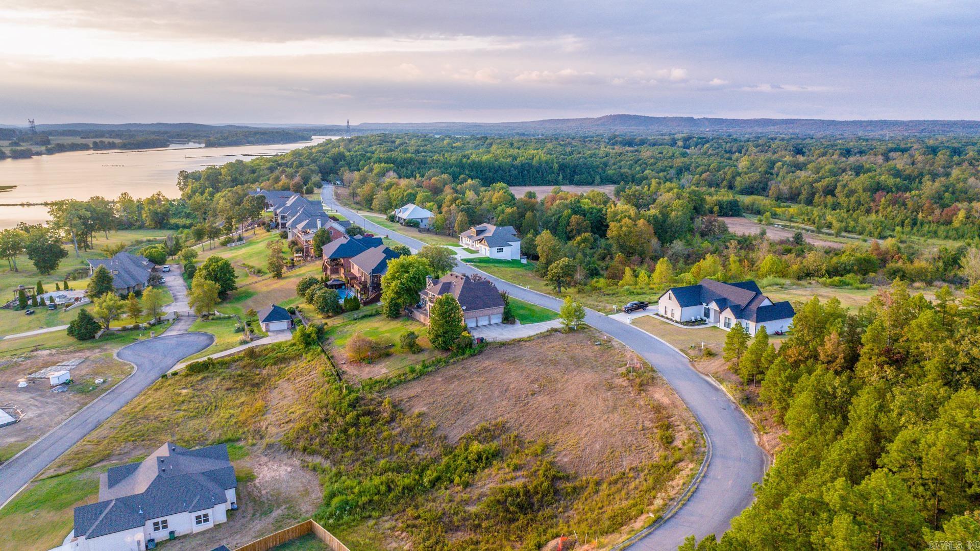 The River Plantation - Land
