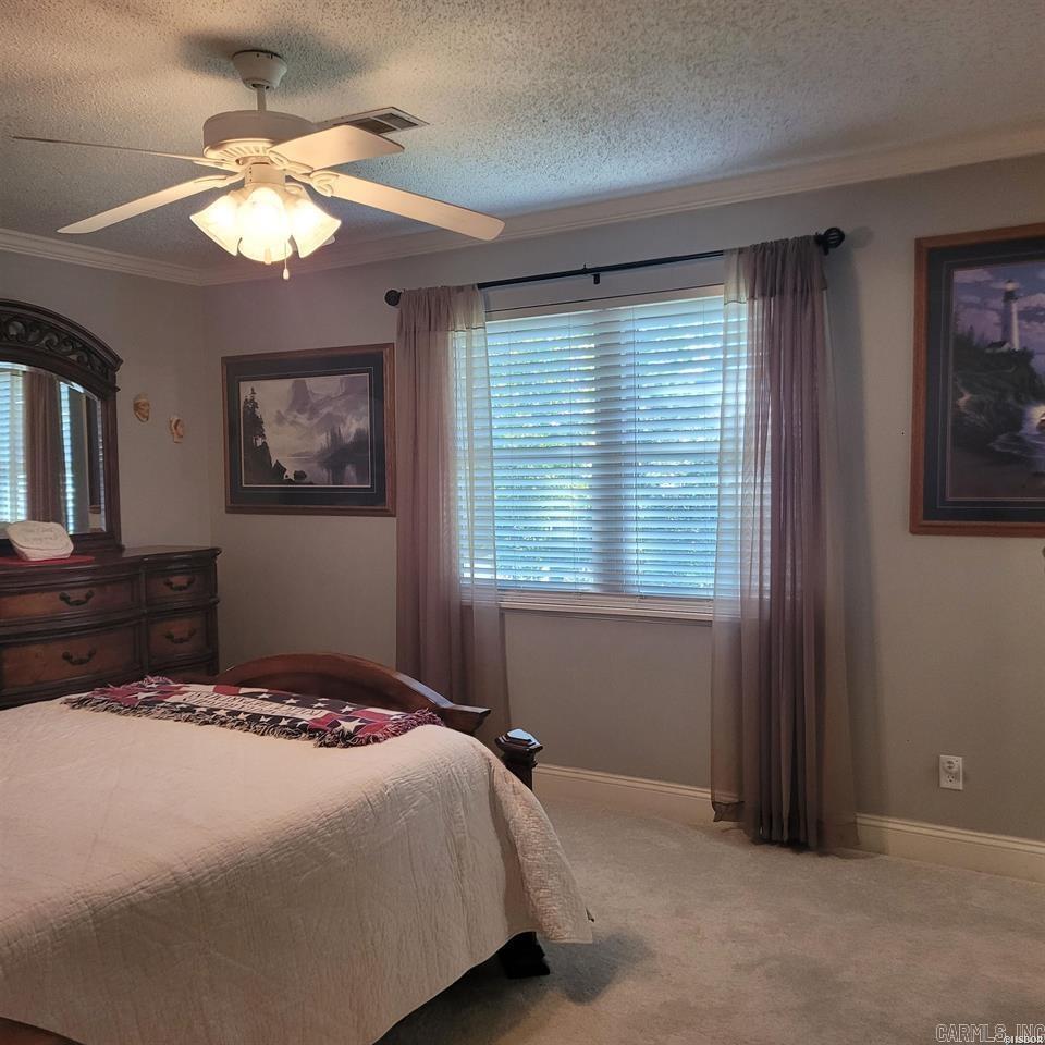 LAKE VIEW - Residential