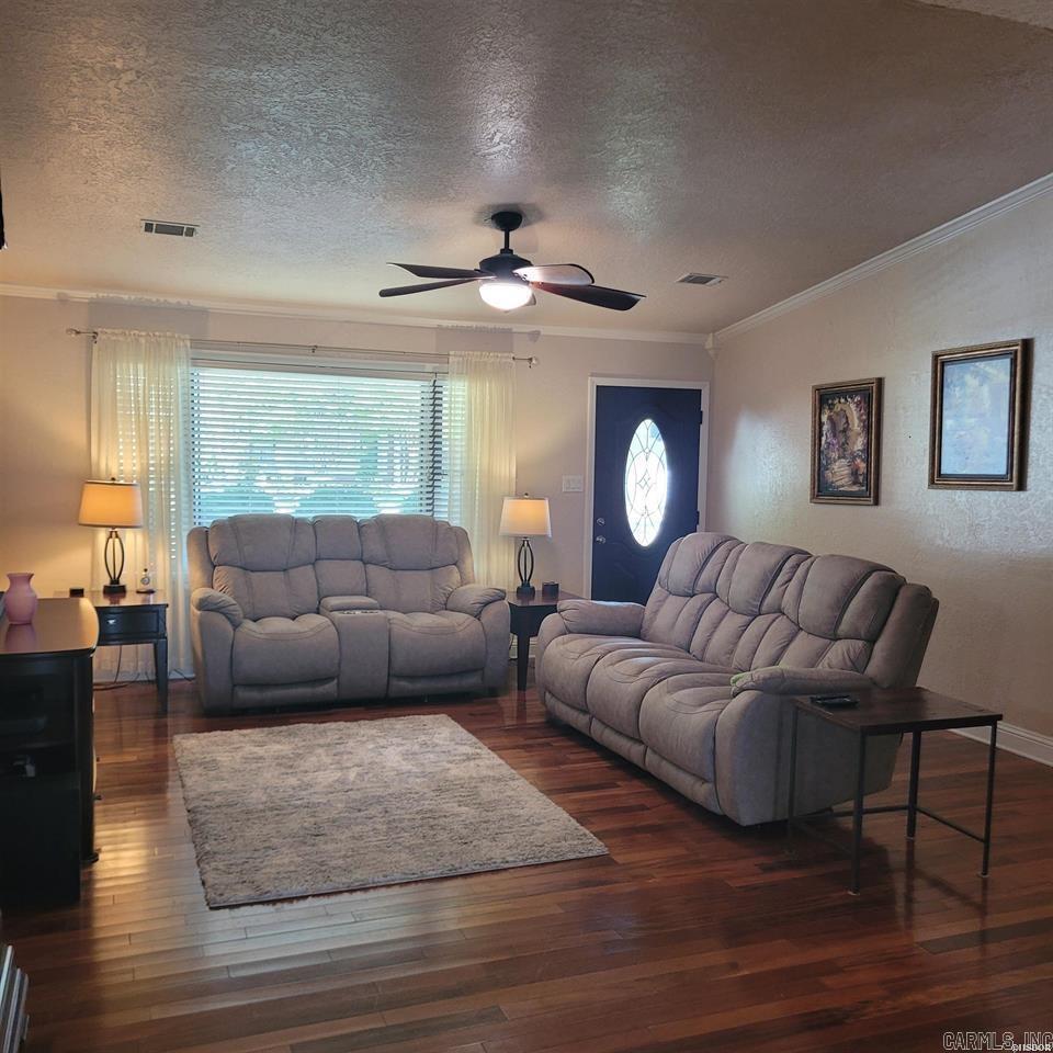 LAKE VIEW - Residential