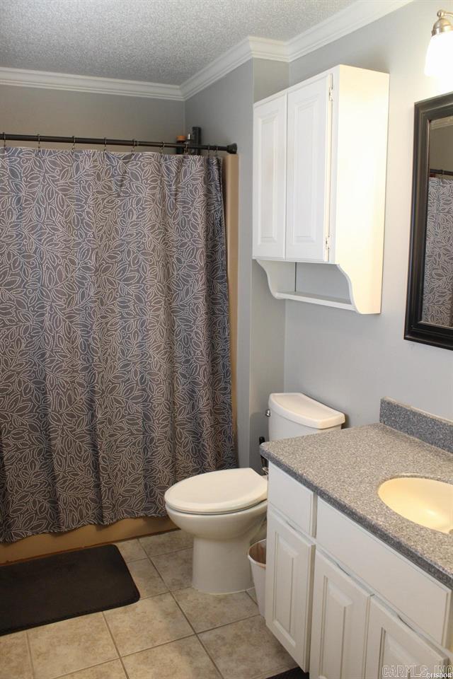 LAKE VIEW - Residential