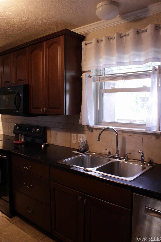 LAKE VIEW - Residential