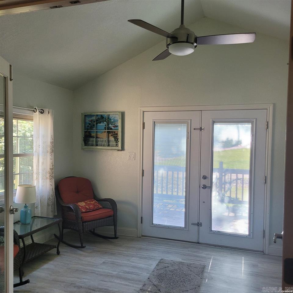 LAKE VIEW - Residential