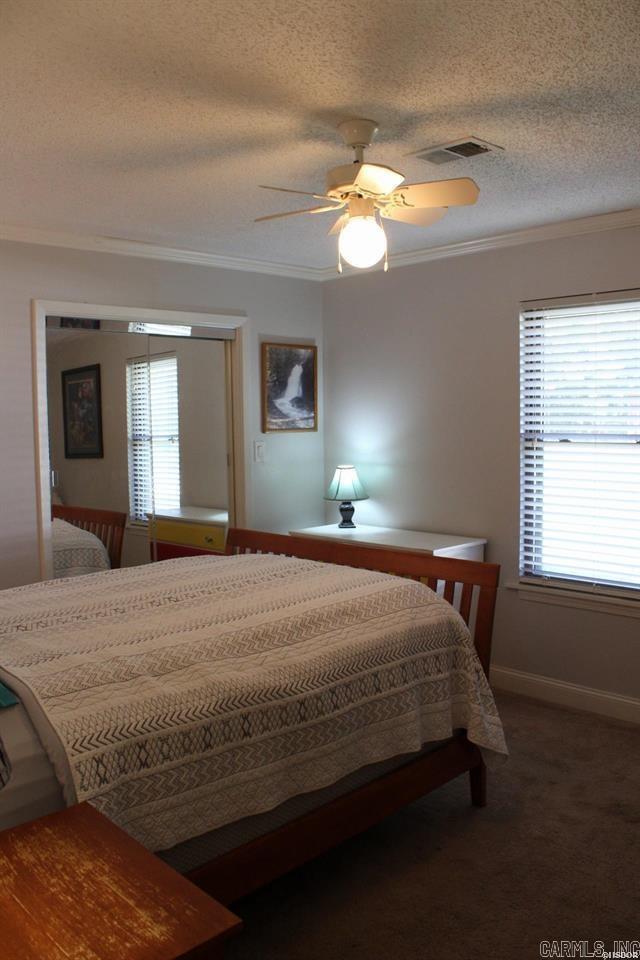 LAKE VIEW - Residential