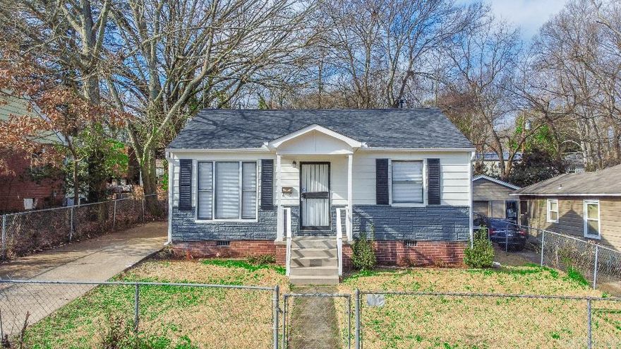 End-of-Year Special: Newly Renovated 2BR, 1BA Home – Ideal Investment Opportunity!  Modern Kitchen: Enjoy brand-new appliances in a sleek, contemporary design. Top AC System: Experience year-round comfort with our state-of-the-art air conditioning. Secure Parking & Pet-Friendly Yard: Perfect for homeowners seeking security and a space for their pets. Rent Potential: Maintenance-free. Act Fast – Unique Opportunity Awaits!