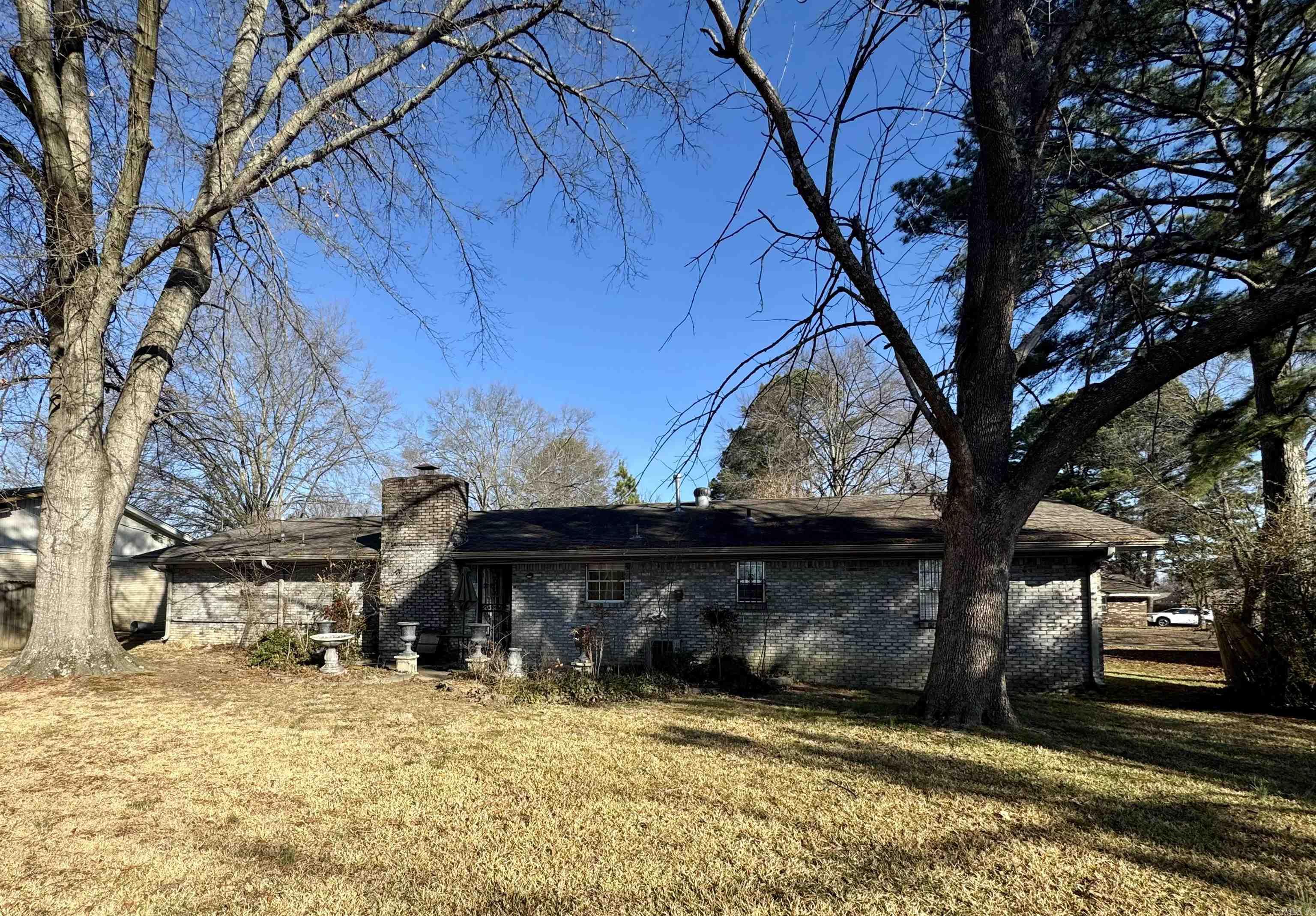 COLONIAL ACRES - Residential