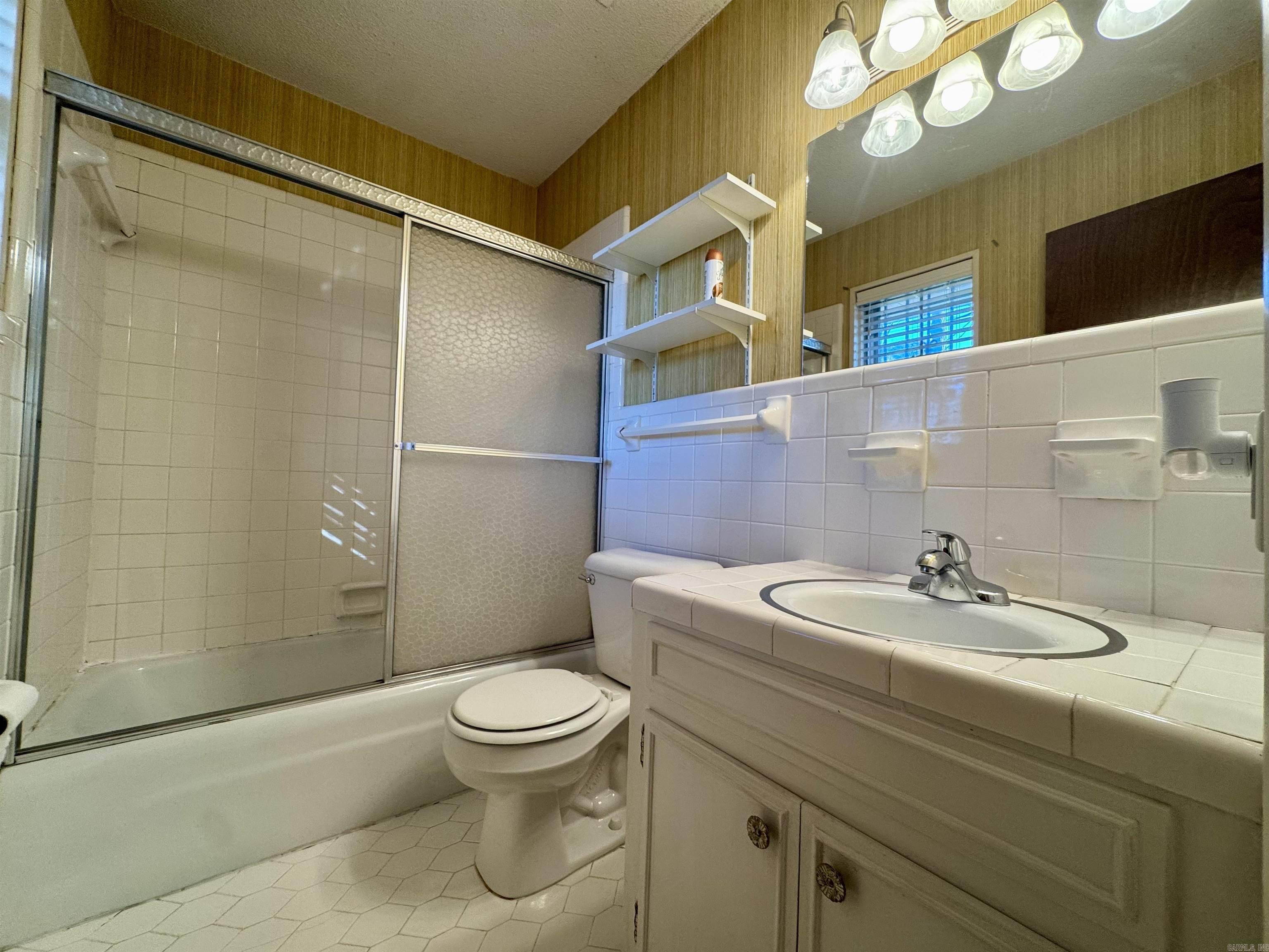 COLONIAL ACRES - Residential