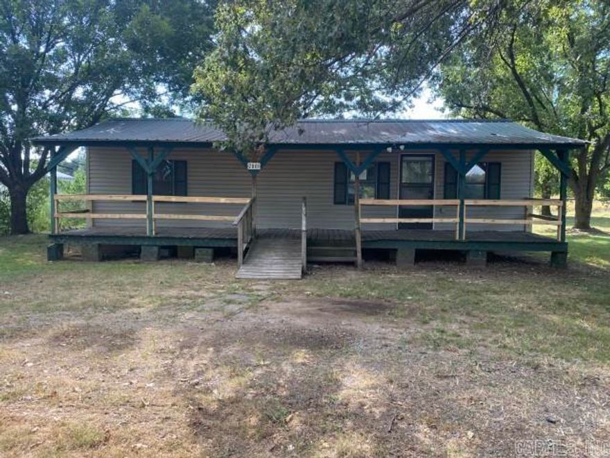 This CUTE home is situated on a 0.5-acre lot between Diaz and Newport, AR. This property offers 2 bedrooms and 1 bathroom with a Vinyl siding and wood exterior and a welcoming front porch. The spacious lot provides room to enjoy outdoor living. The kitchen features hickory style cabinets and gas cookstove. Circle driveway parking. The home is missing the exterior AC unit so in-house bank financing or a rehab loan would work.