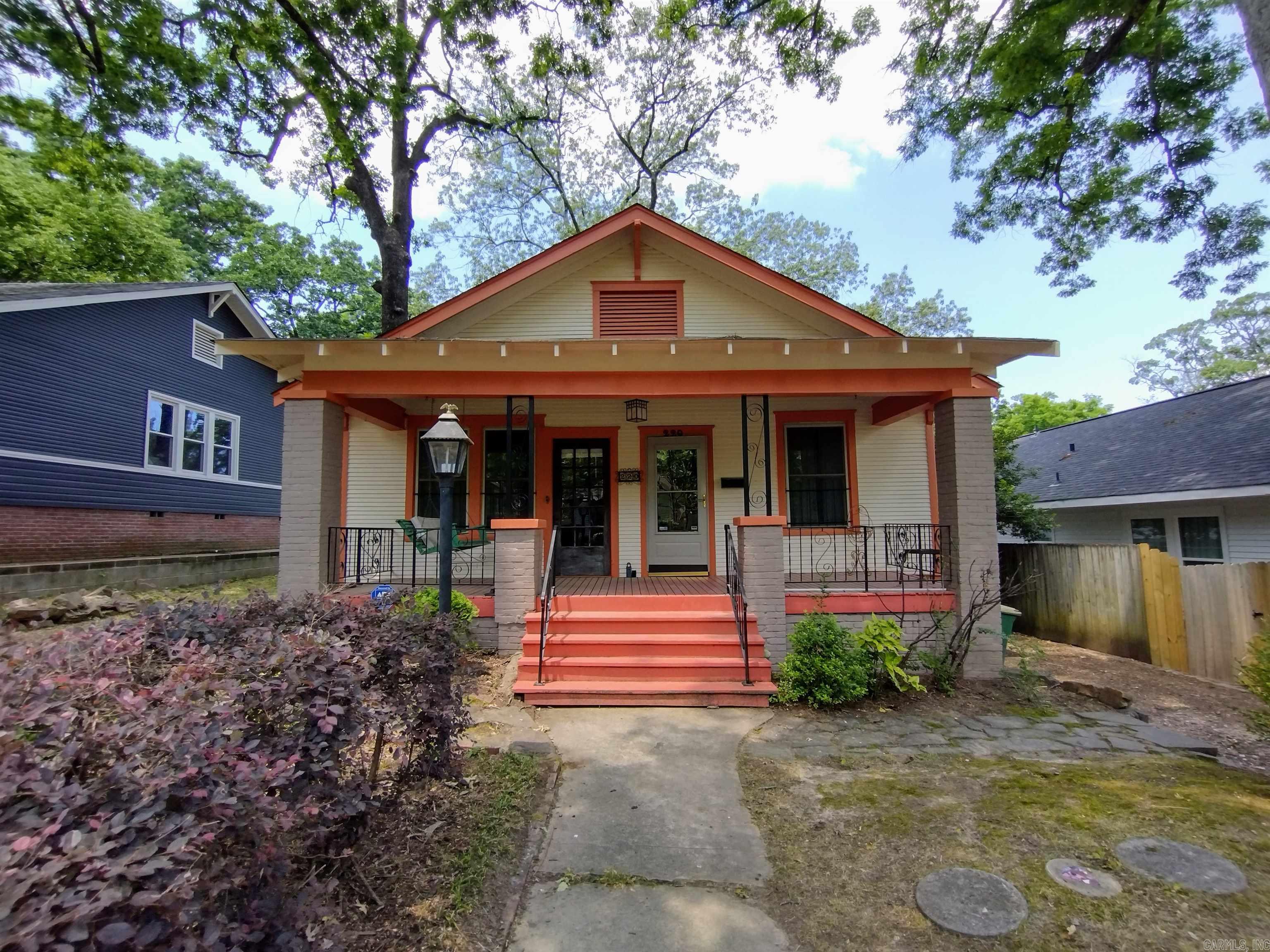 ELMHURST - Residential