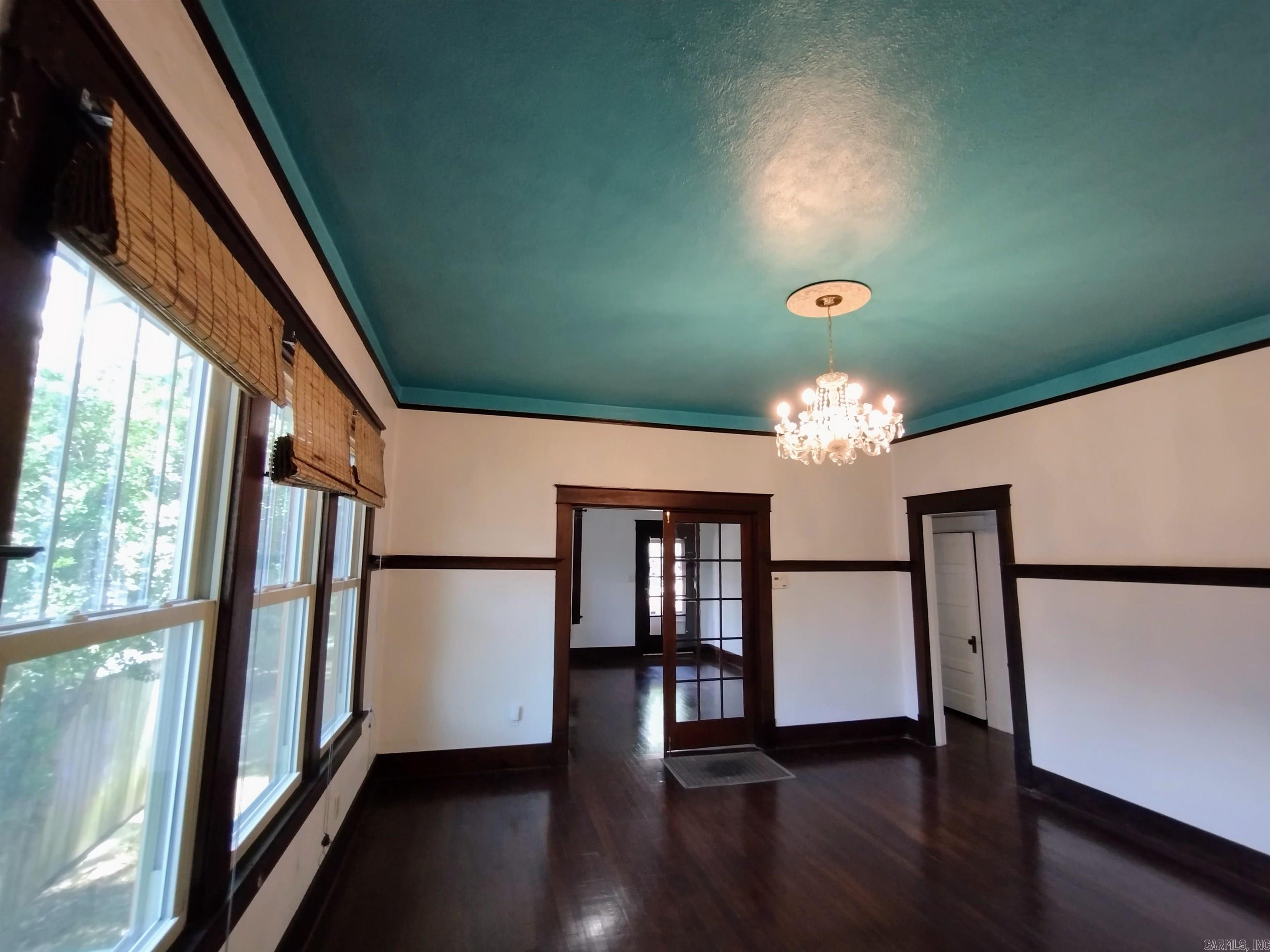 ELMHURST - Residential