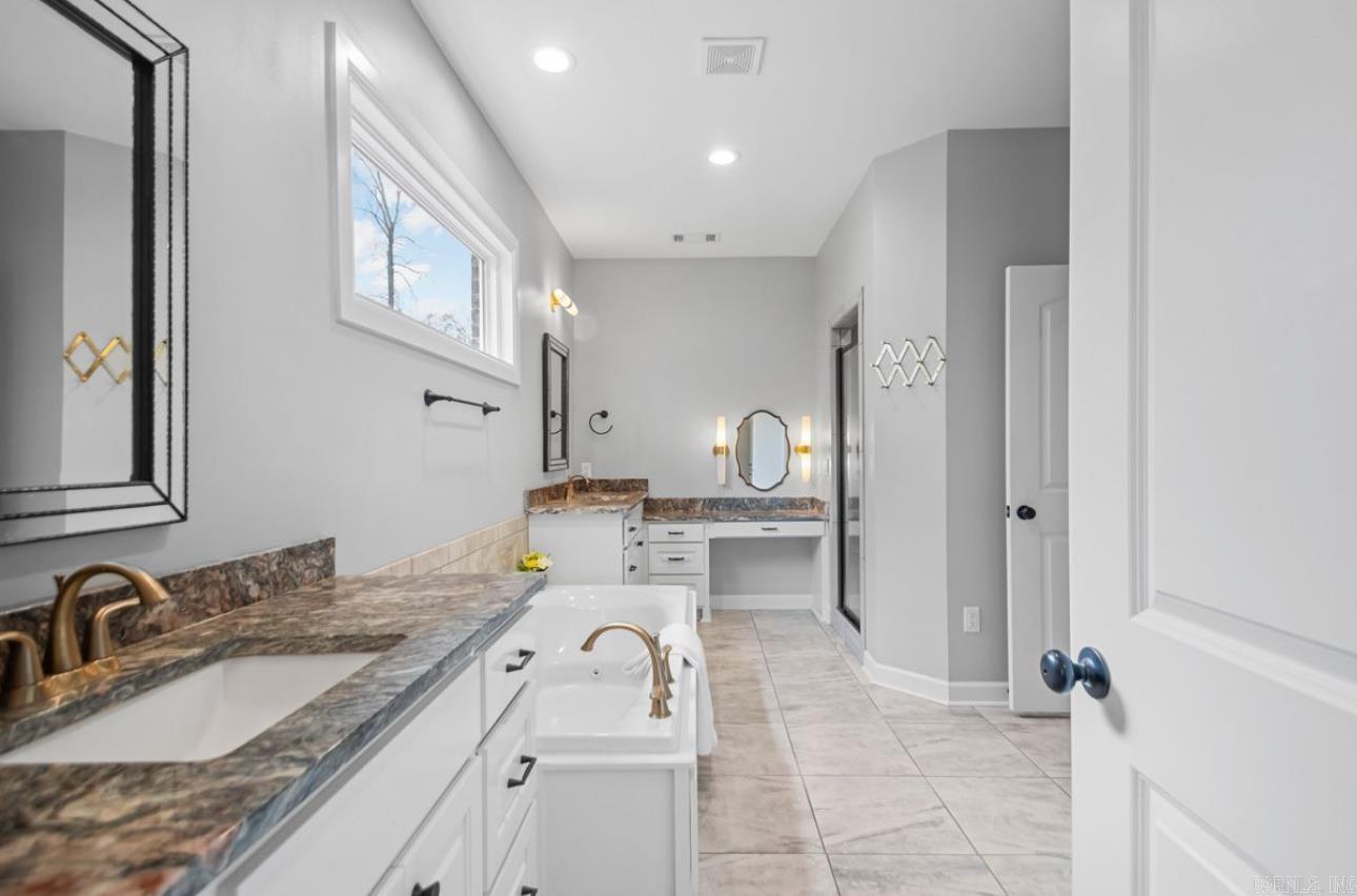 DAWSONS POINTE - Residential