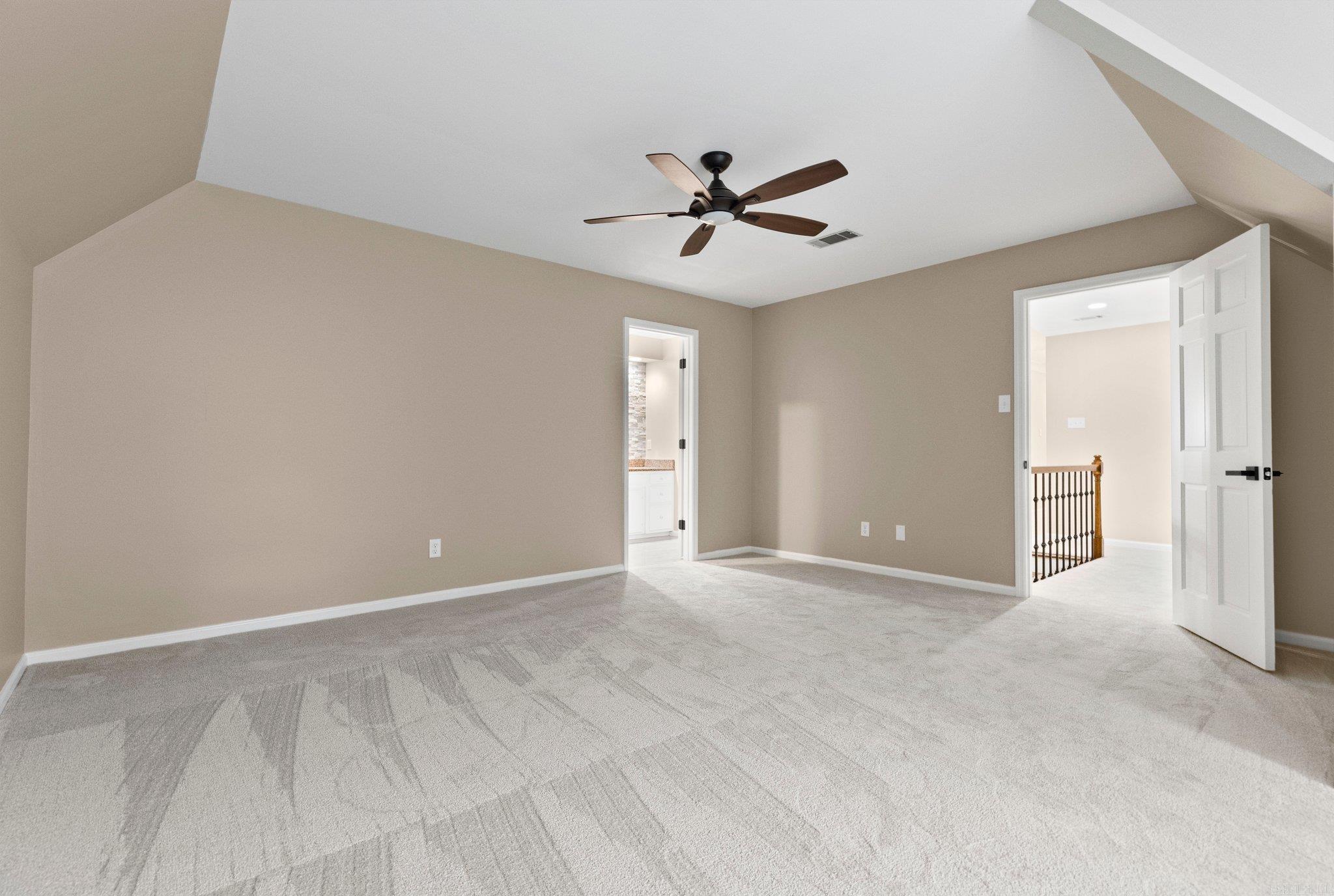 LONGLEA - Residential
