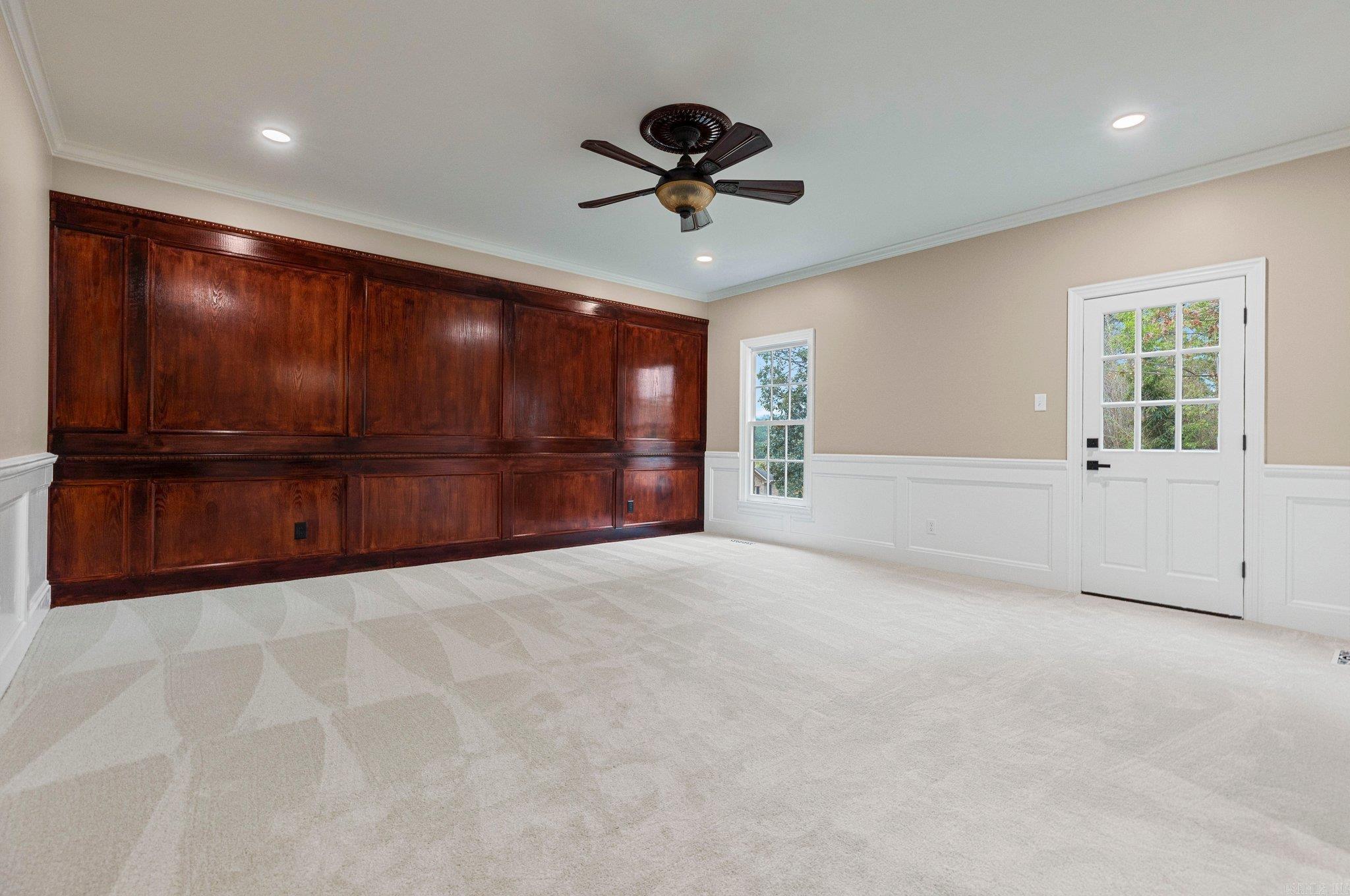 LONGLEA - Residential