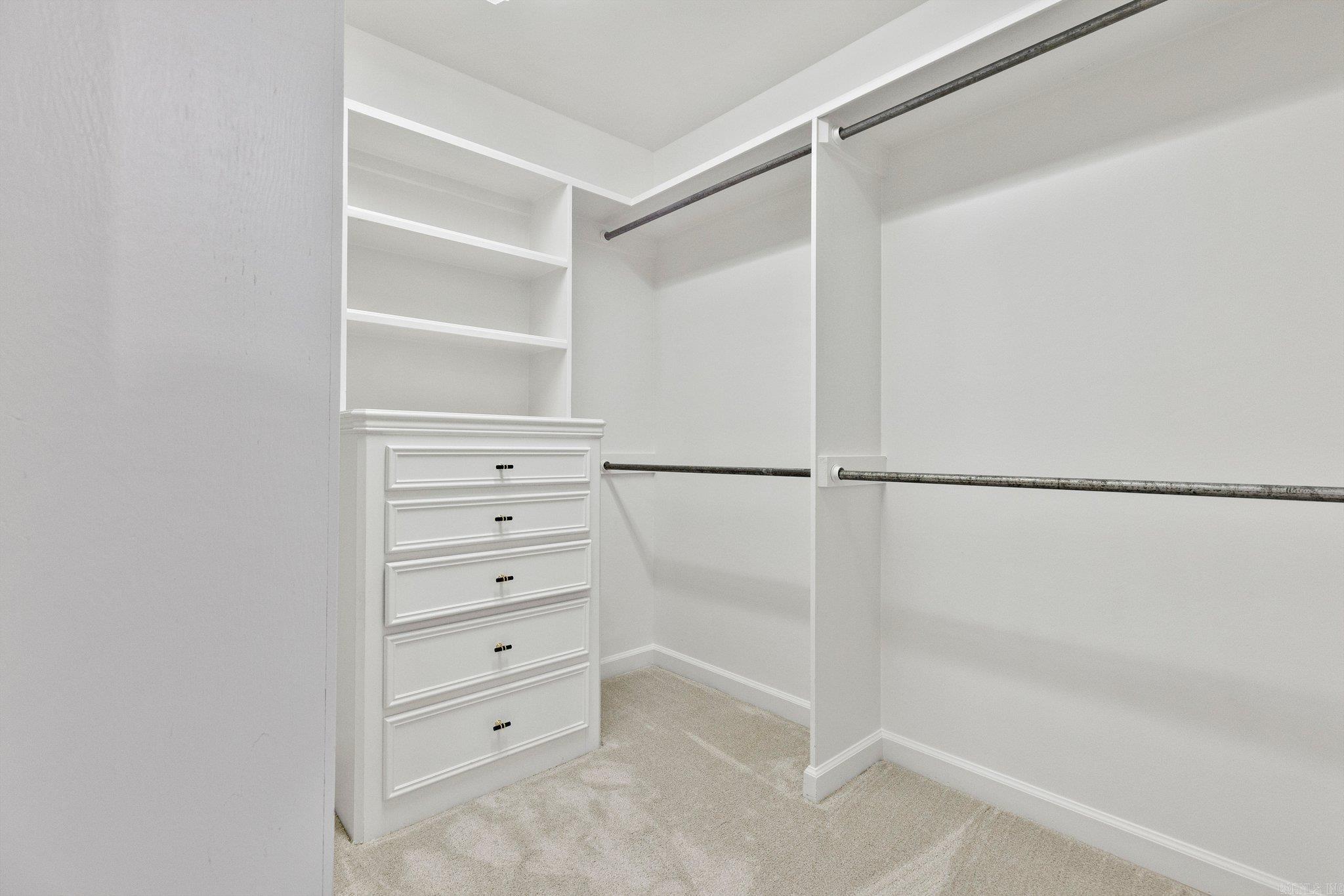LONGLEA - Residential