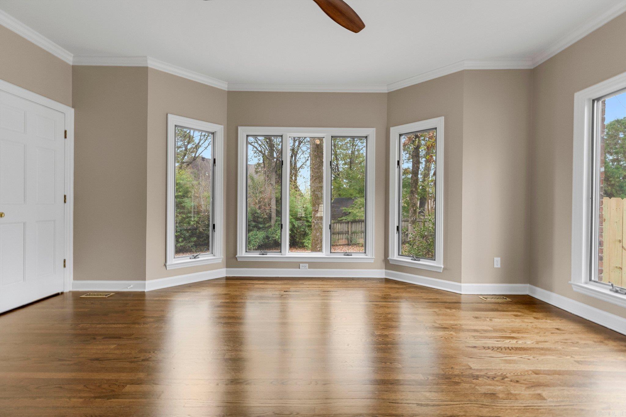 LONGLEA - Residential